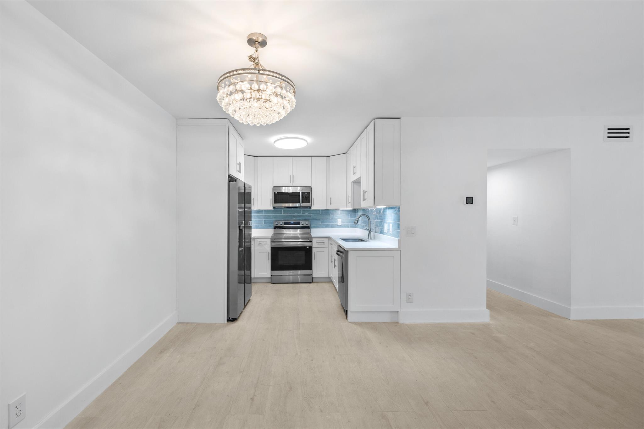 315 Venetian Drive 4