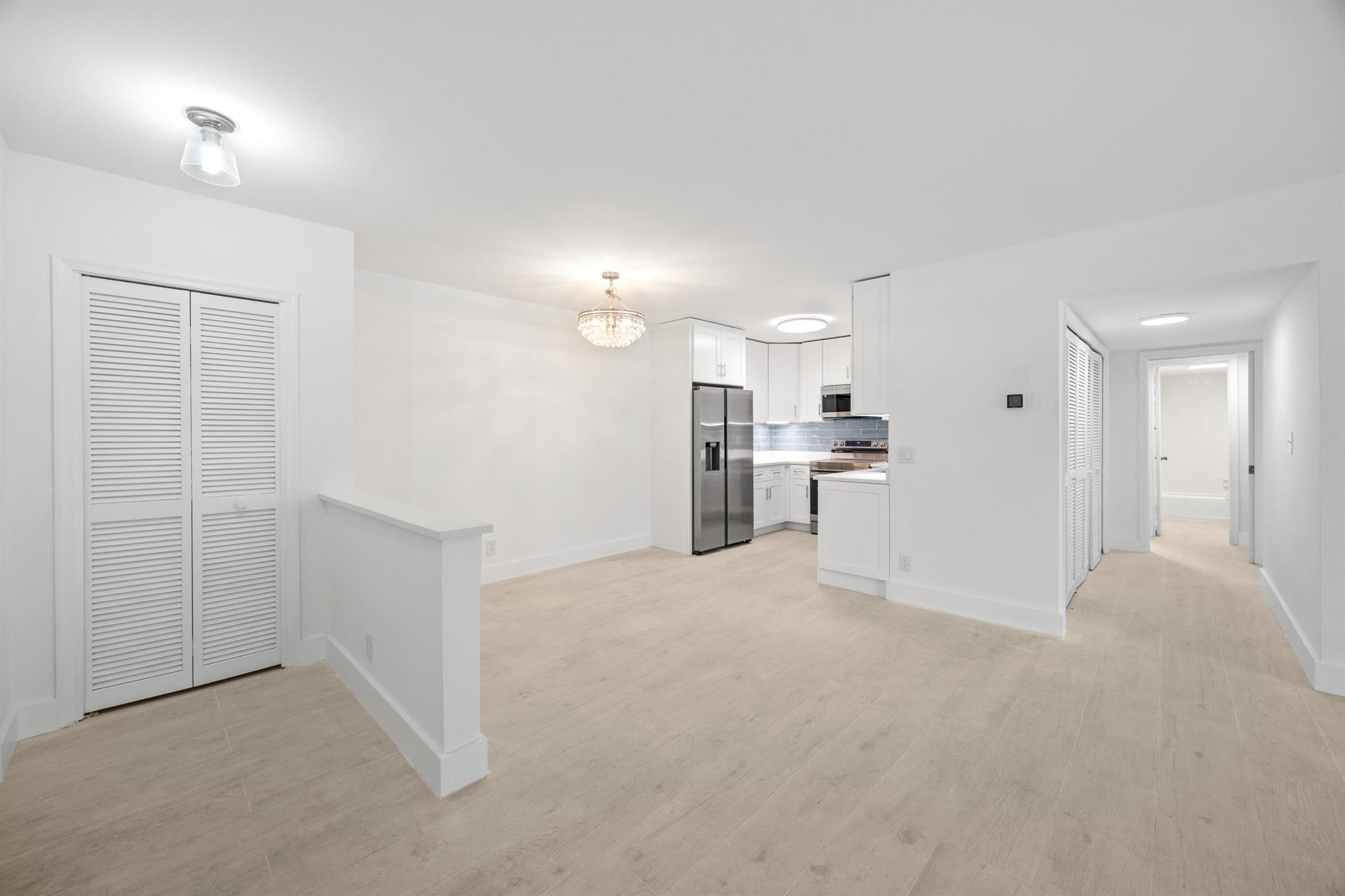 315 Venetian Drive 4