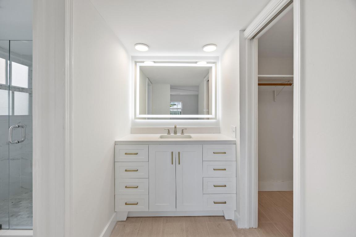 INNER CIRCLE CONDO - Residential