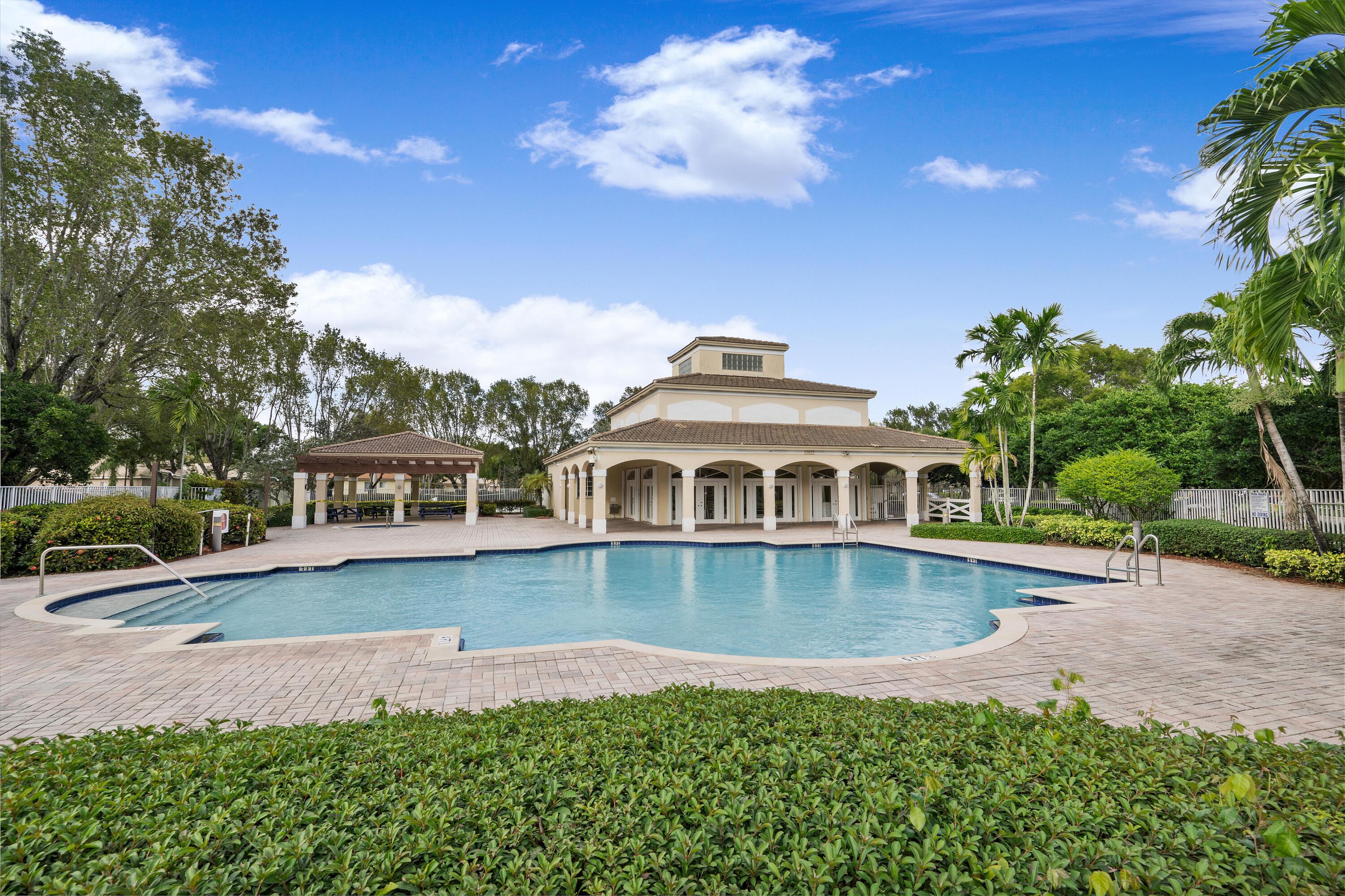 REGENCY LAKES AT COCONUT CREEK - Residential