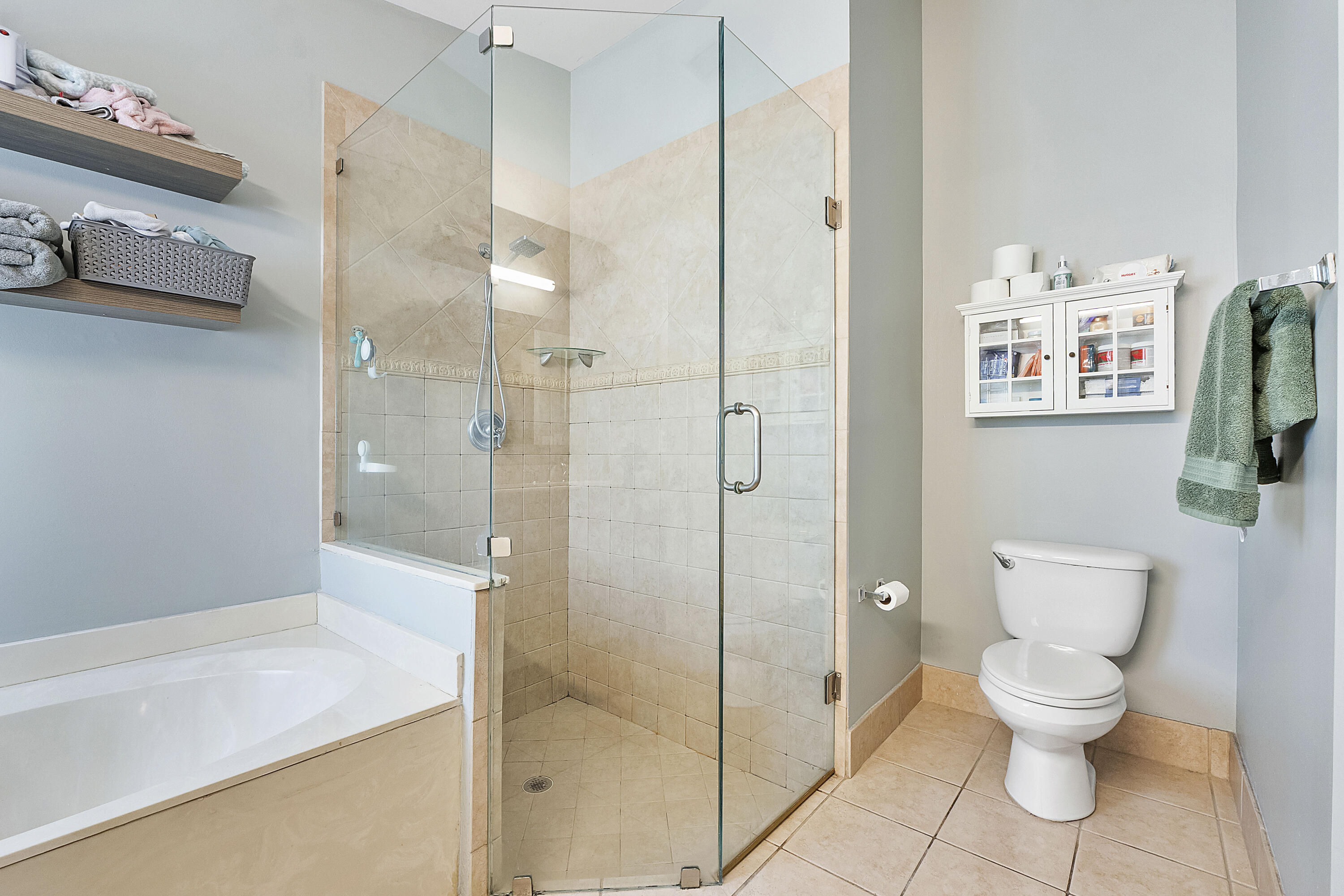 REGENCY LAKES AT COCONUT CREEK - Residential