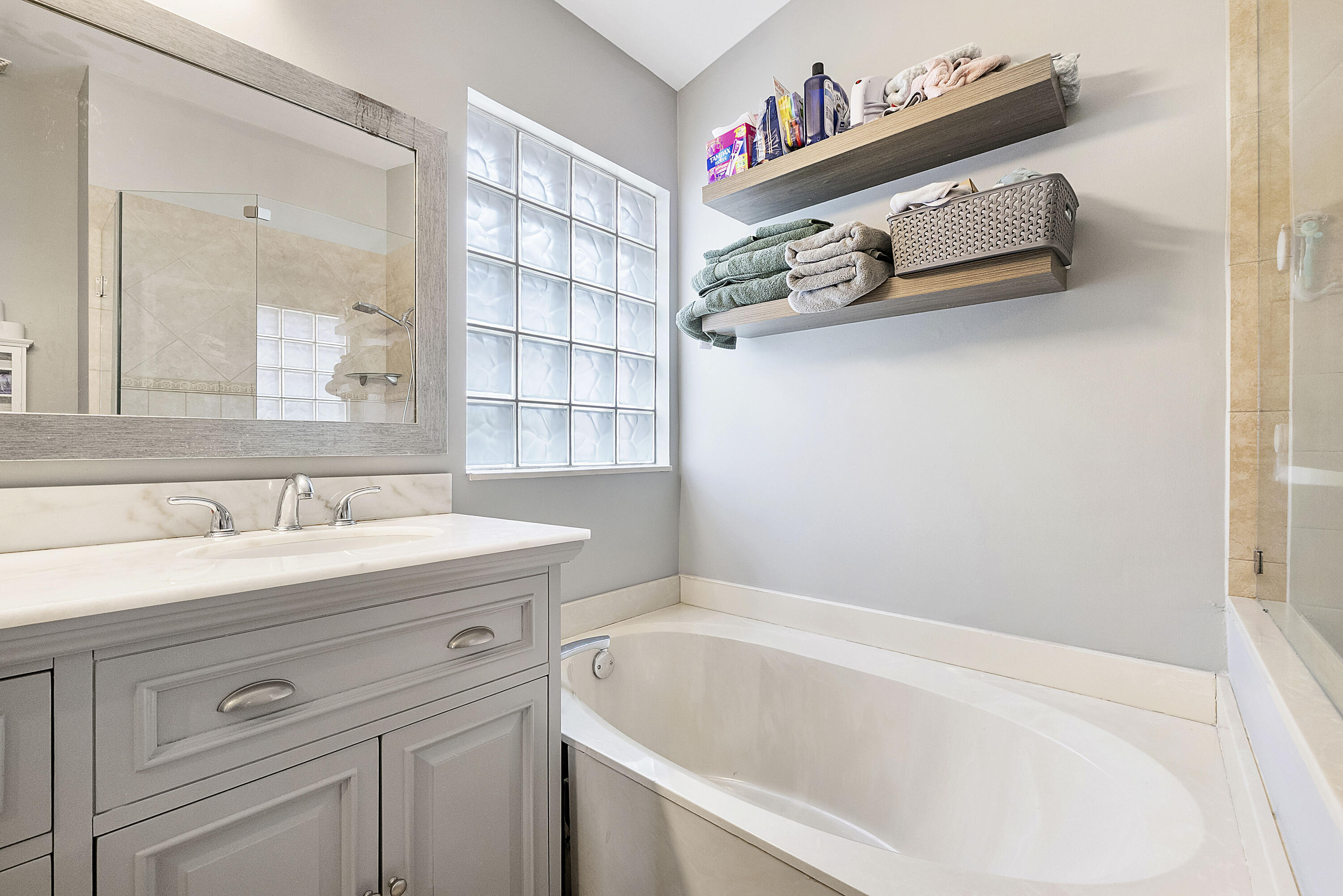 REGENCY LAKES AT COCONUT CREEK - Residential