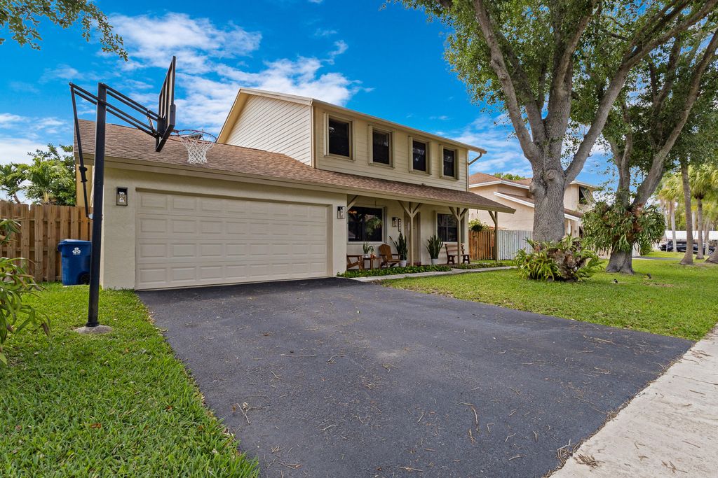 Photo of 4735 NW 113th Terrace, Sunrise, FL 33323 (MLS # B26020084)