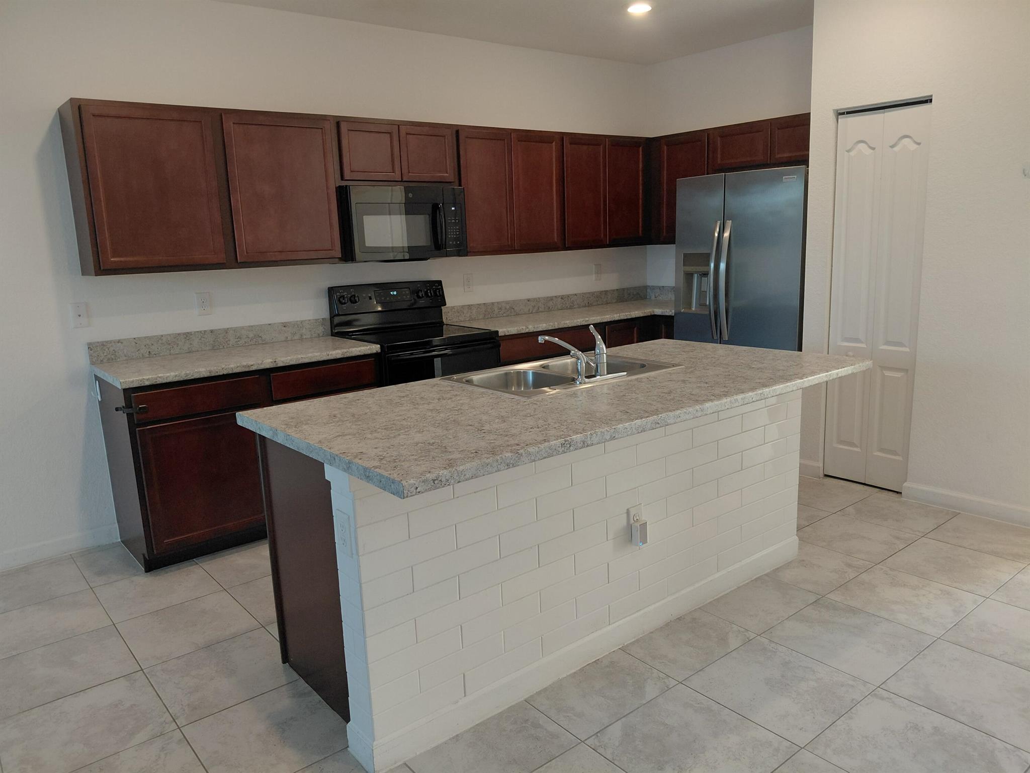 View photos, virtual tours, details... 12862 Anthorne Lane