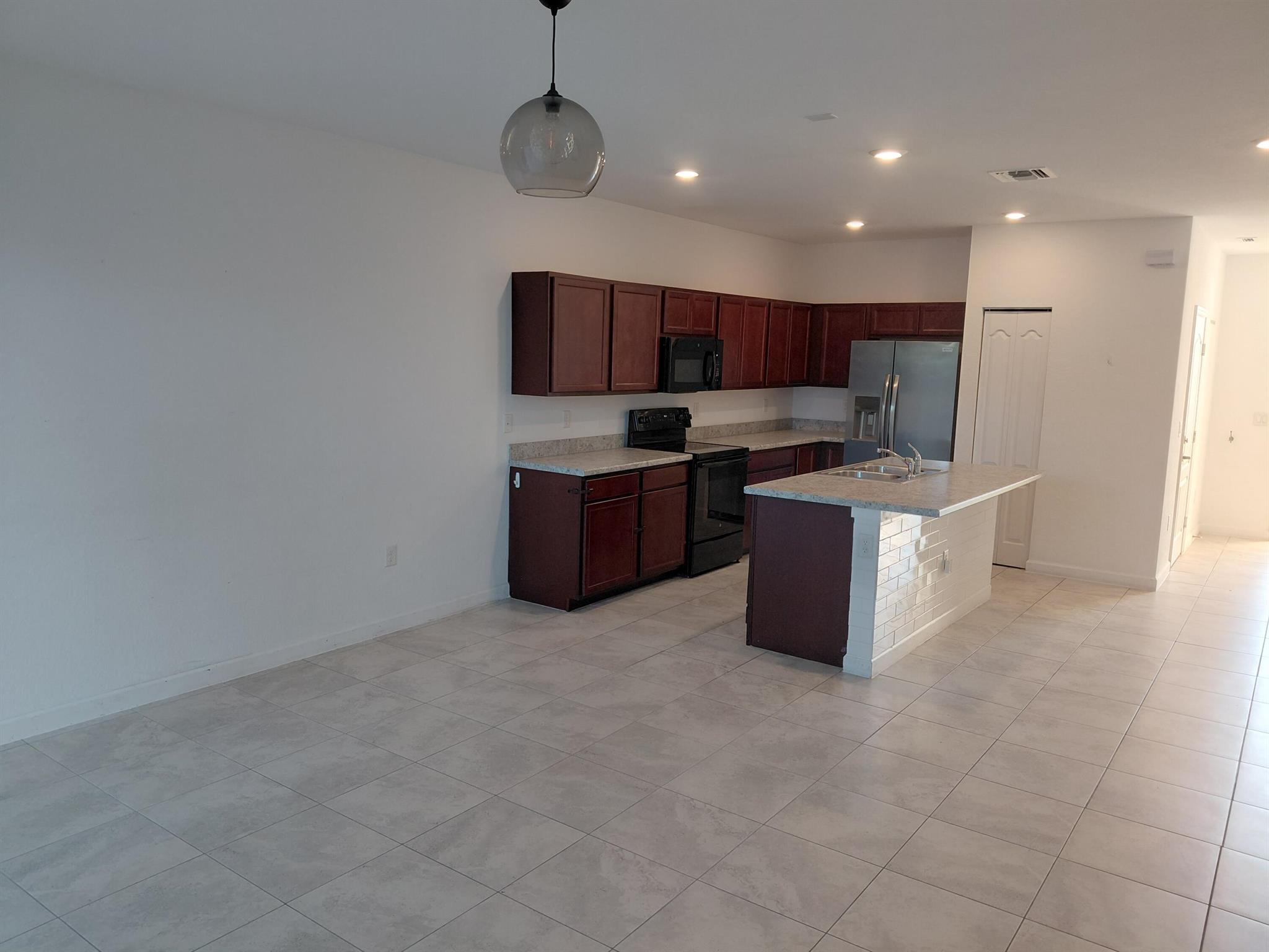 View photos, virtual tours, details... 12862 Anthorne Lane