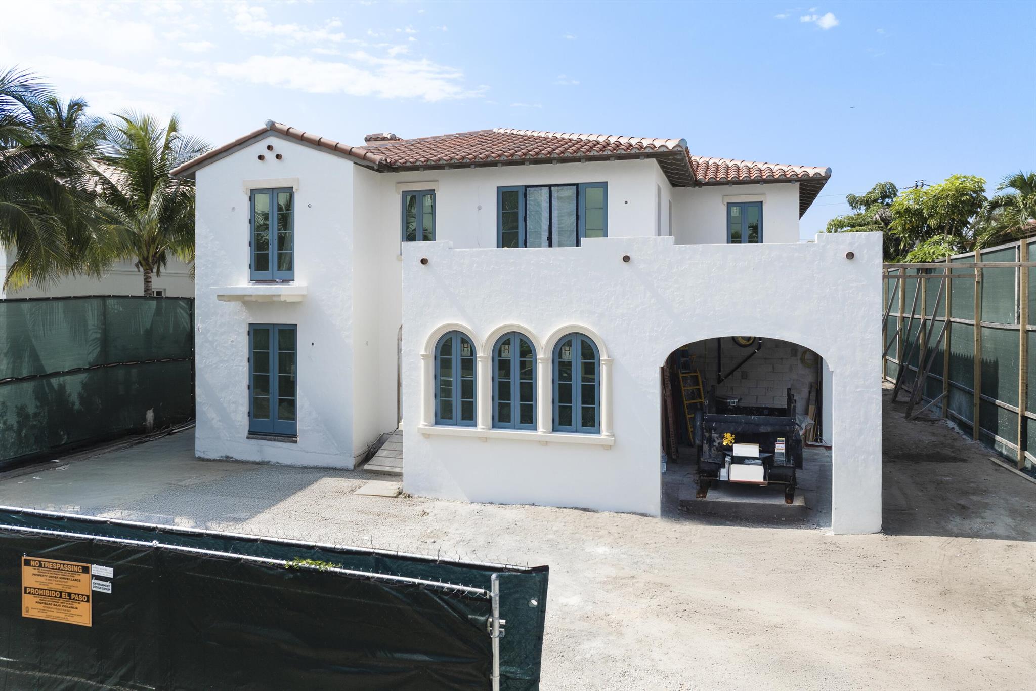 350 Seabreeze Avenue