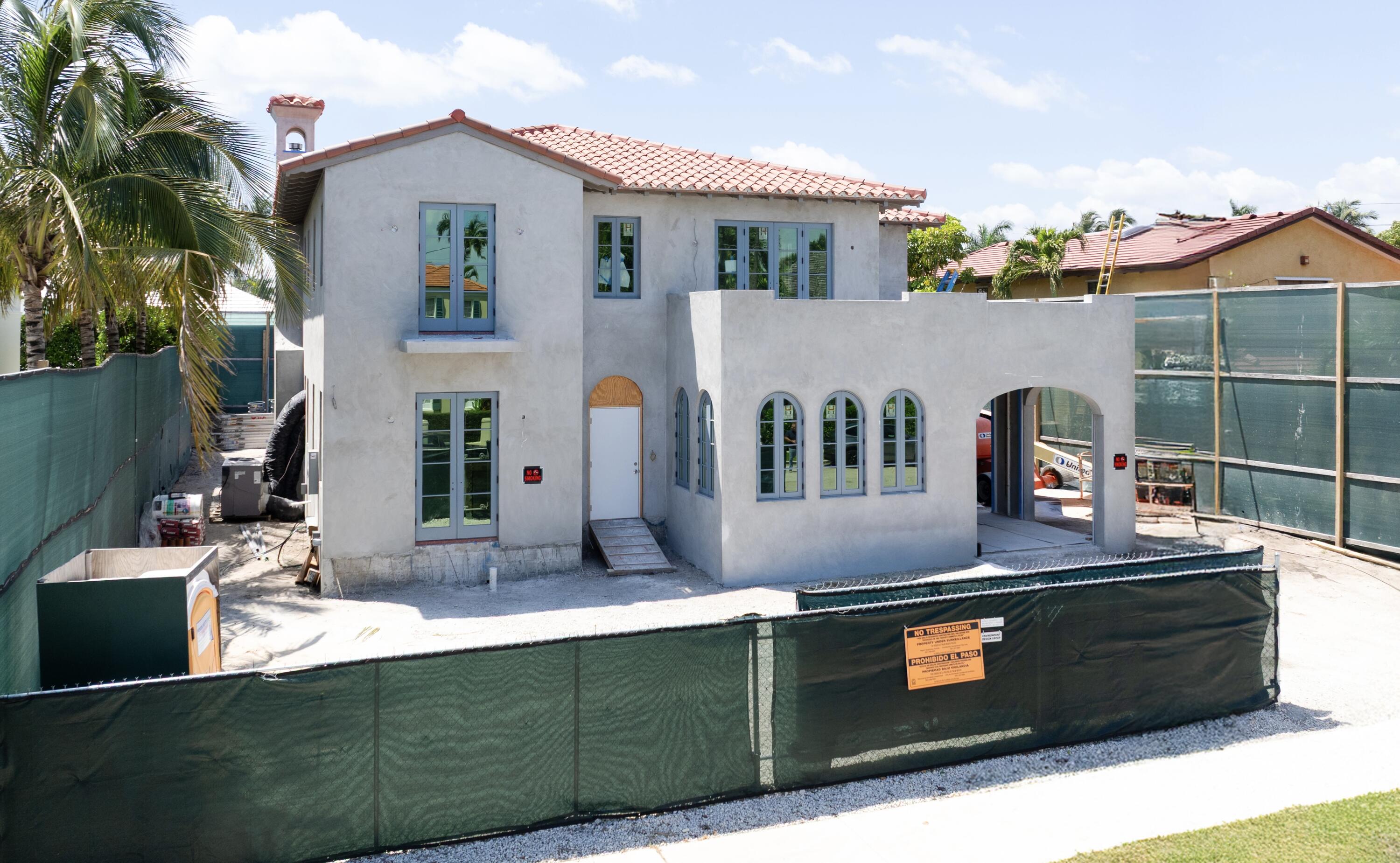 350 Seabreeze Avenue