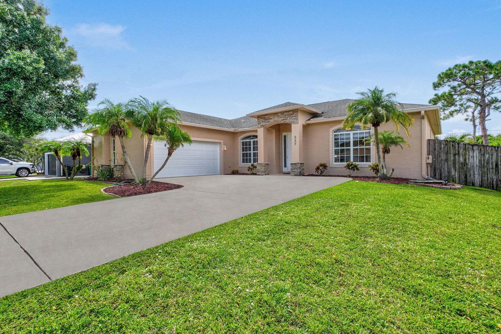 Photo of 537 NW Turton Terrace, Port Saint Lucie, FL 34983 (MLS # R11108329)