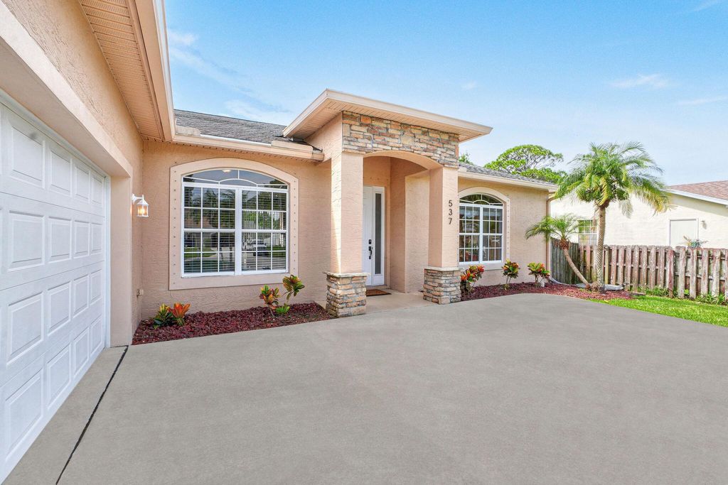 Photo of 537 NW Turton Terrace, Port Saint Lucie, FL 34983 (MLS # R11108329)