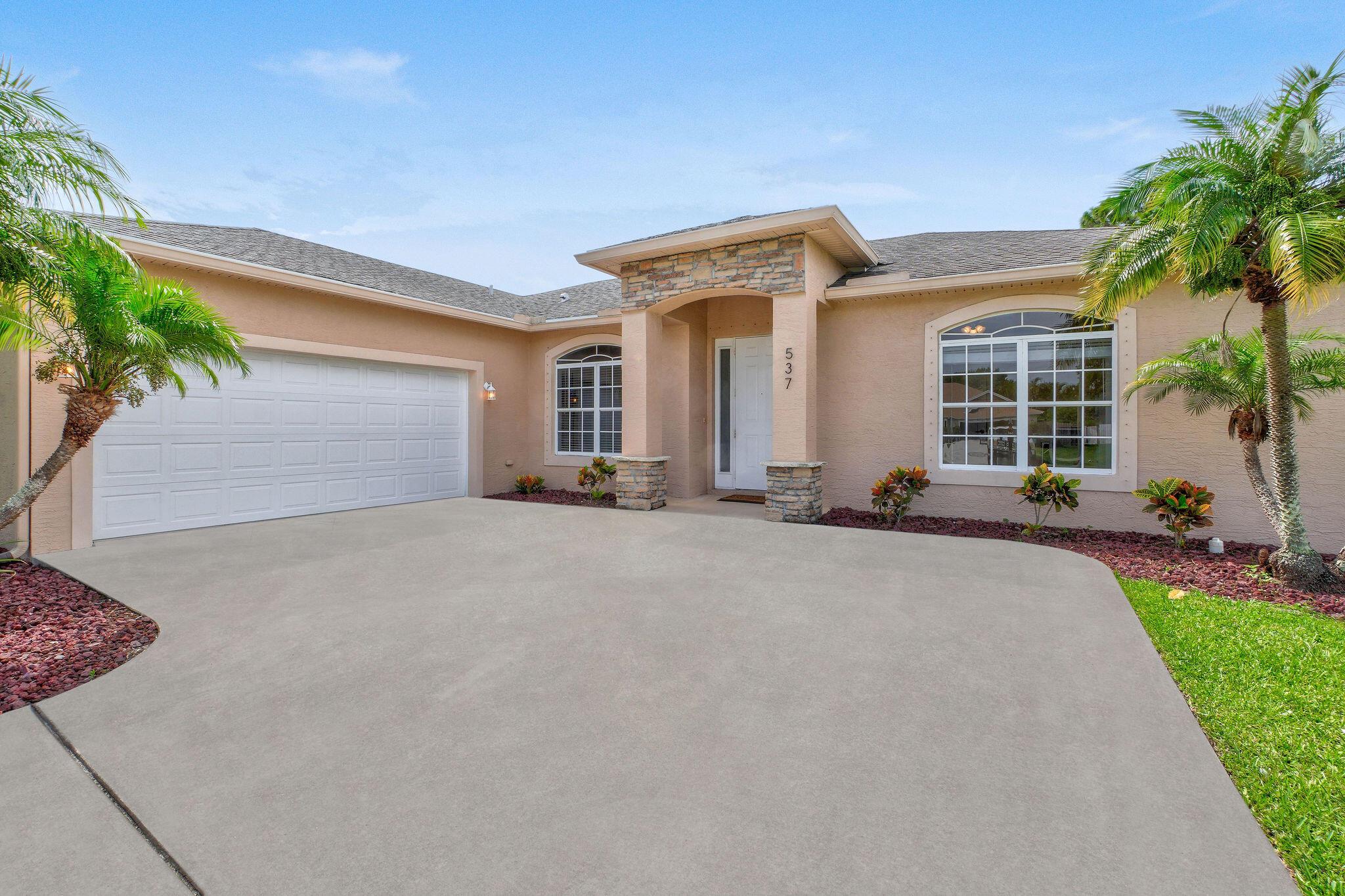 537 NW Turton Terrace, Port St Lucie, FL, 34983/$410,000 4 537 NW Turton Terrace