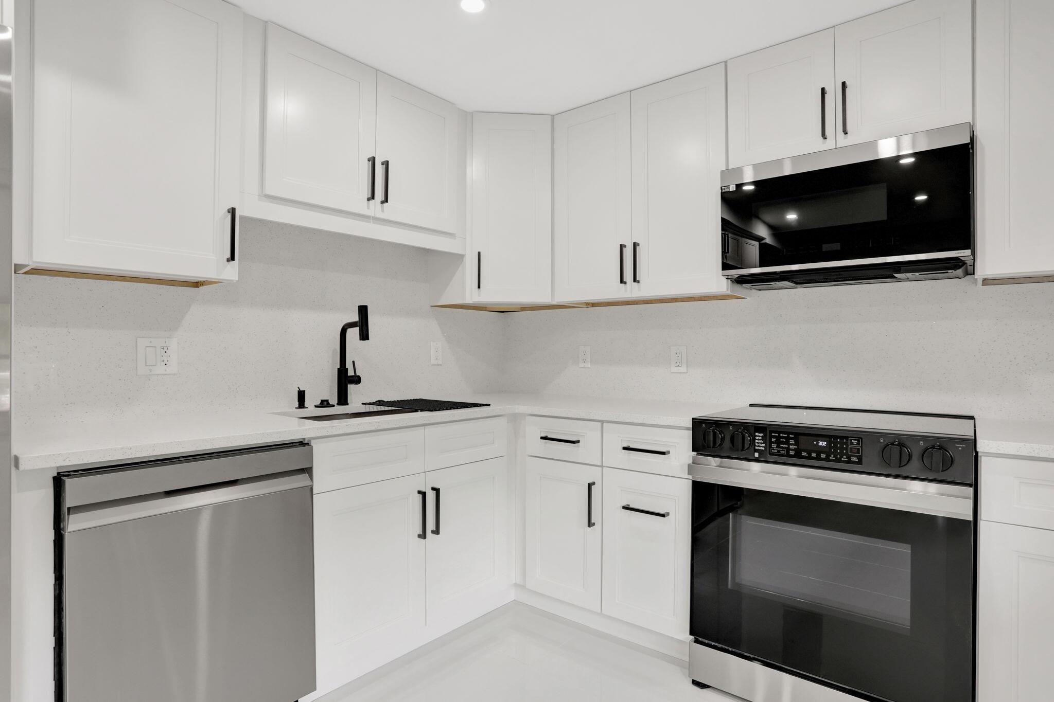 NO 115 PALM-AIRE COUNTRY - Residential