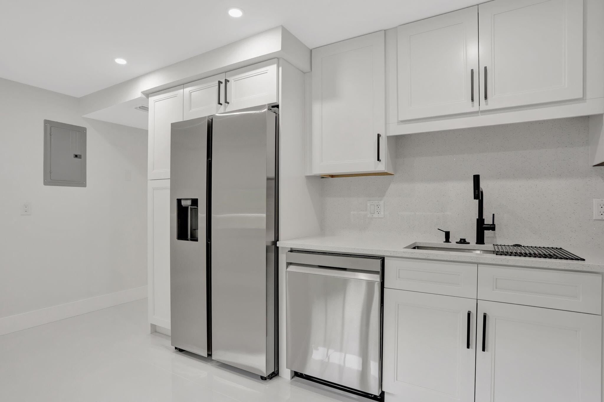 NO 115 PALM-AIRE COUNTRY - Residential