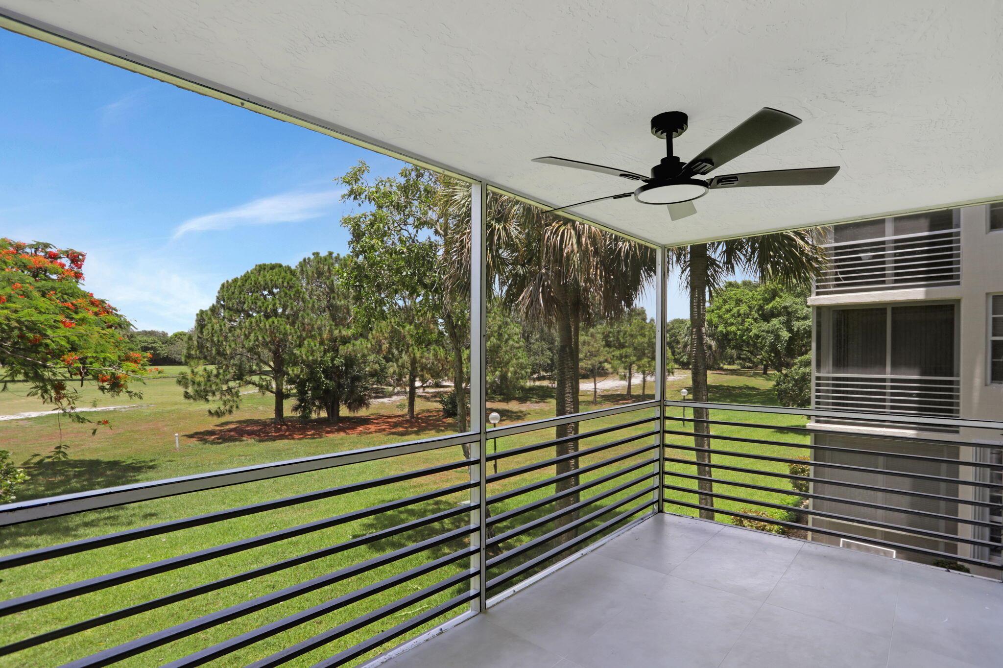 NO 115 PALM-AIRE COUNTRY - Residential