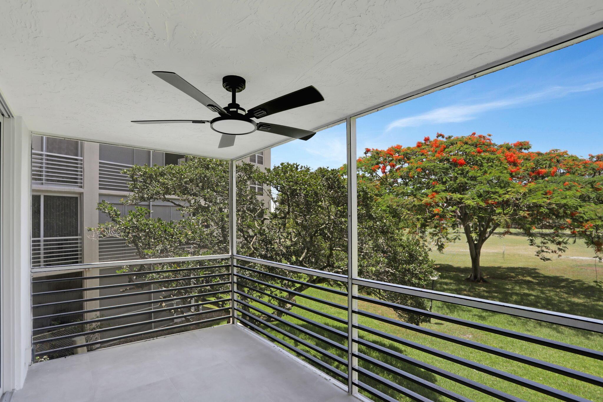 NO 115 PALM-AIRE COUNTRY - Residential