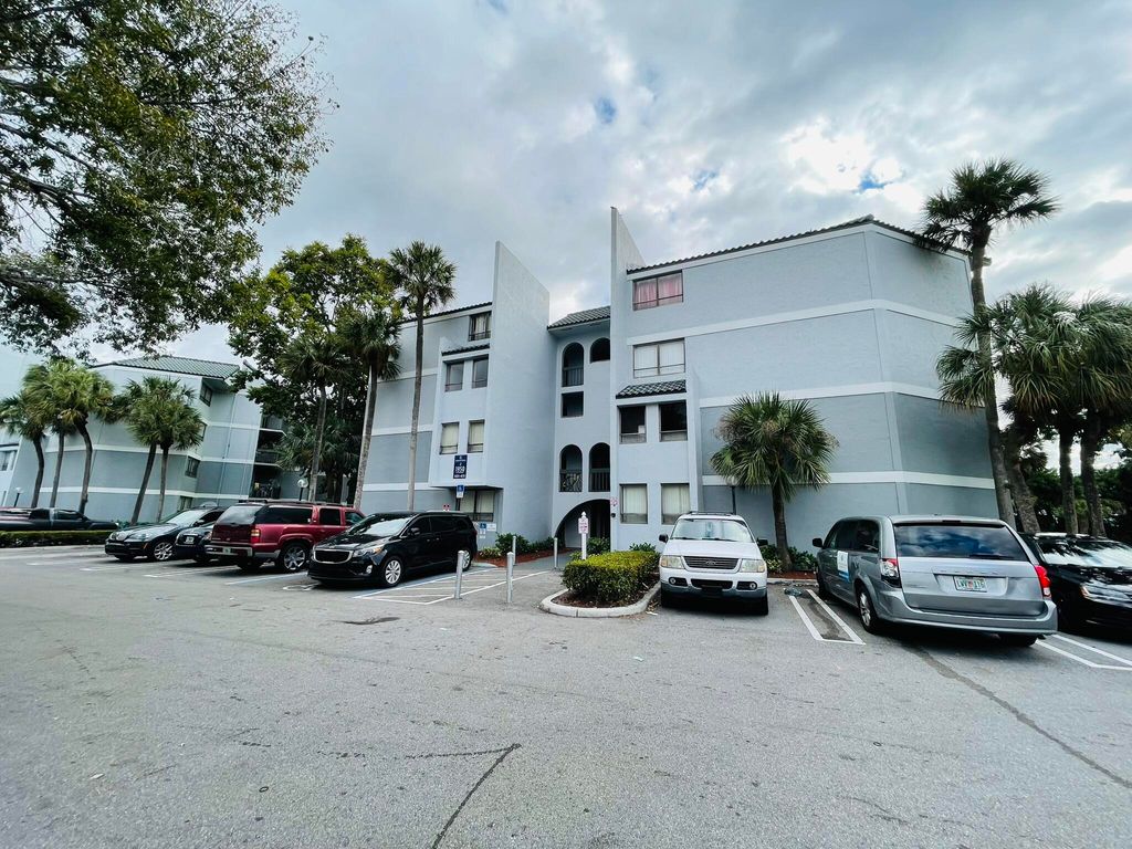 Photo of 1950 N Congress Avenue #301, West Palm Beach, FL 33401 (MLS # R10988959)