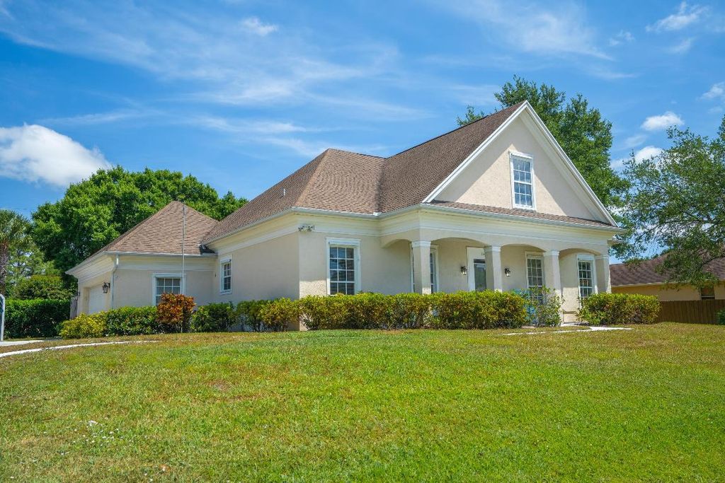 Photo of 1641 SW Janette Avenue, Port Saint Lucie, FL 34953 (MLS # R10980035)