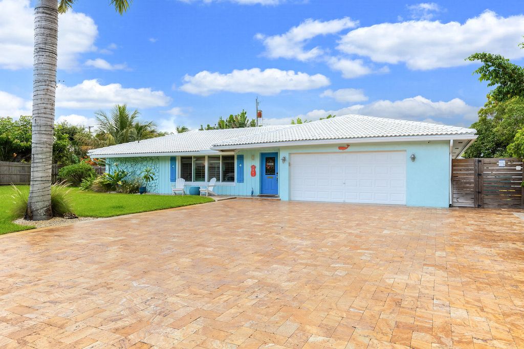 Photo of 2841 SW 13th Court, Boynton Beach, FL 33426 (MLS # R11020954)