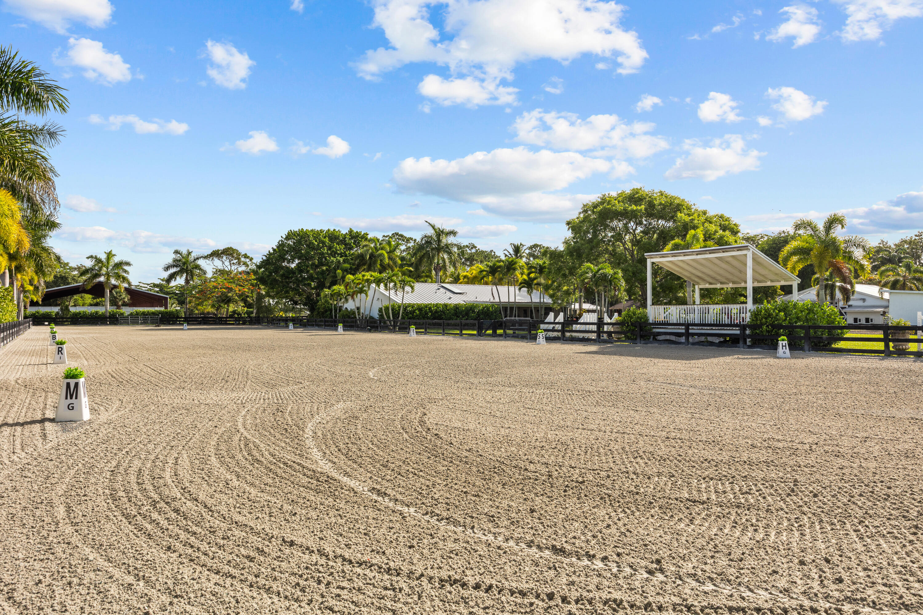 SEMINOLE RANCHES - Residential