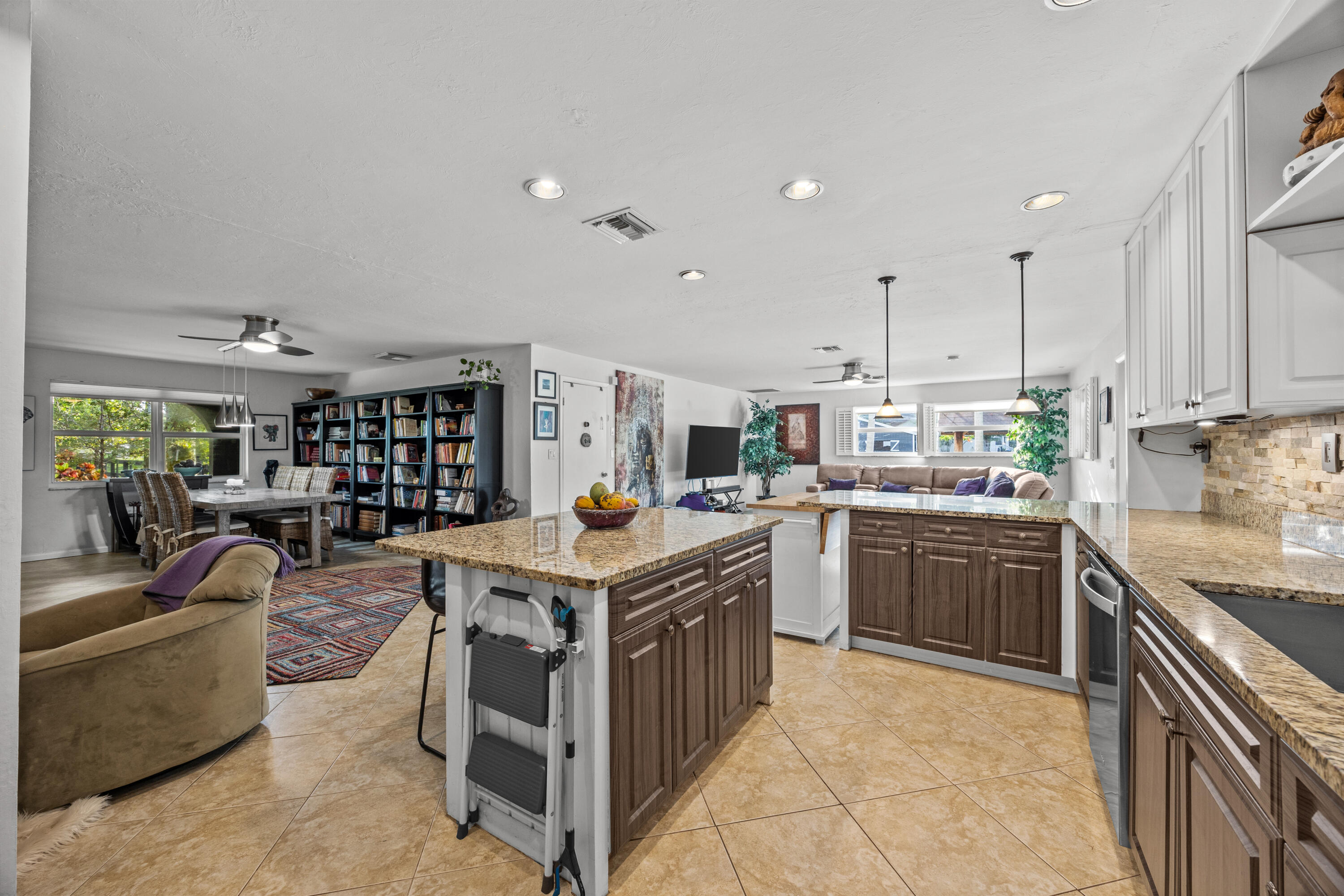 SEMINOLE RANCHES - Residential