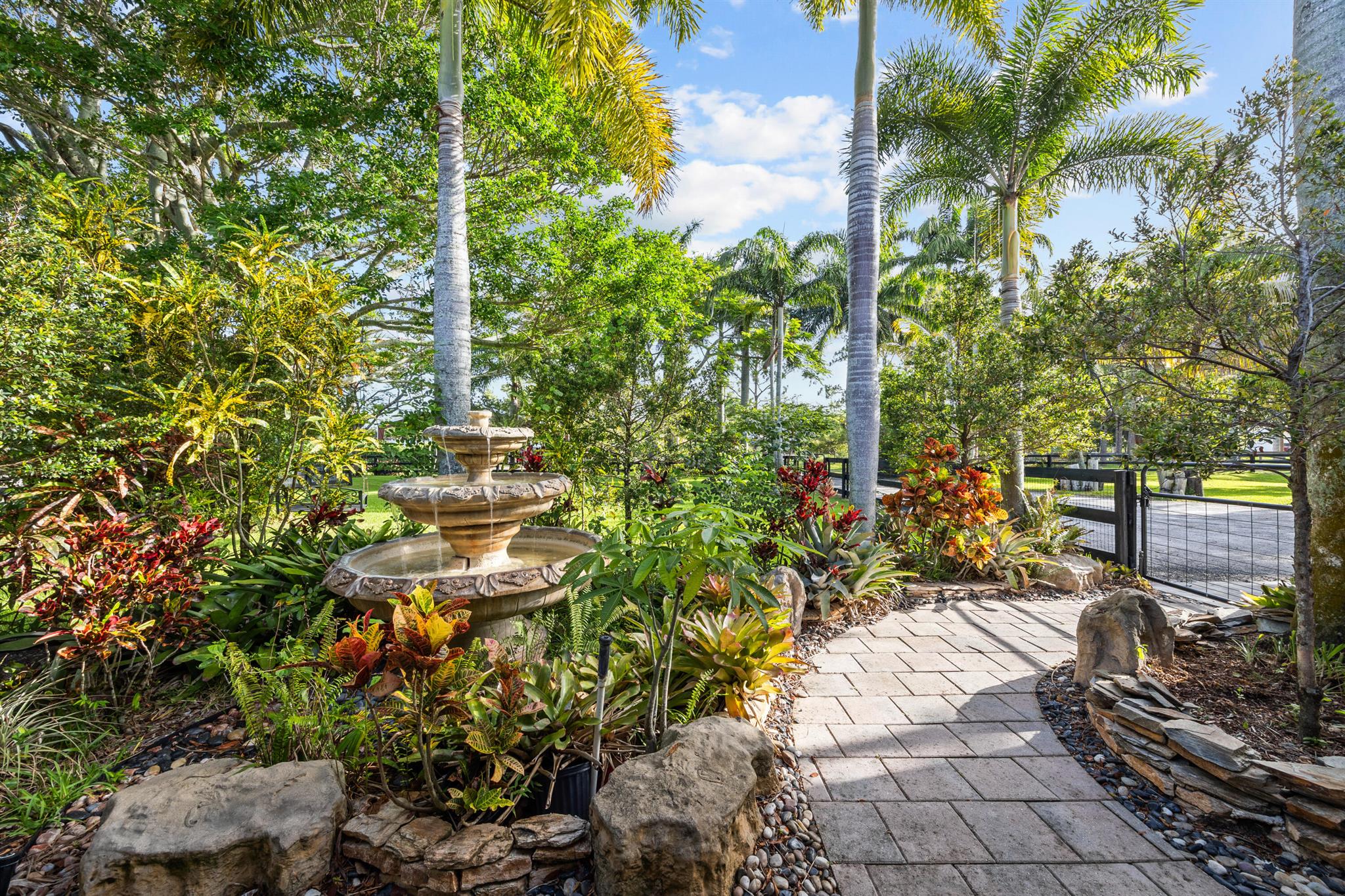 SEMINOLE RANCHES - Residential