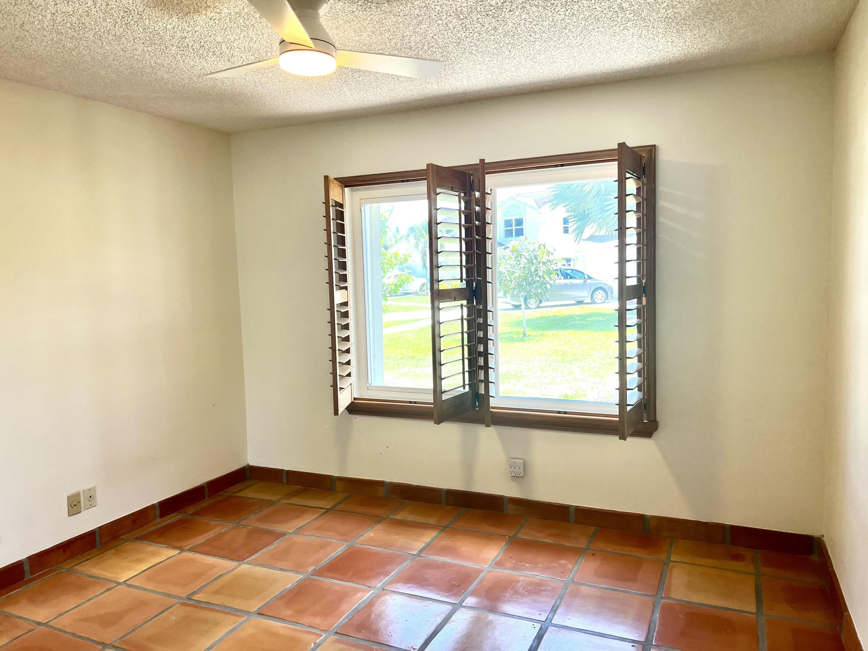 PALM CLUB WEST VILLAGE 2 - Residential