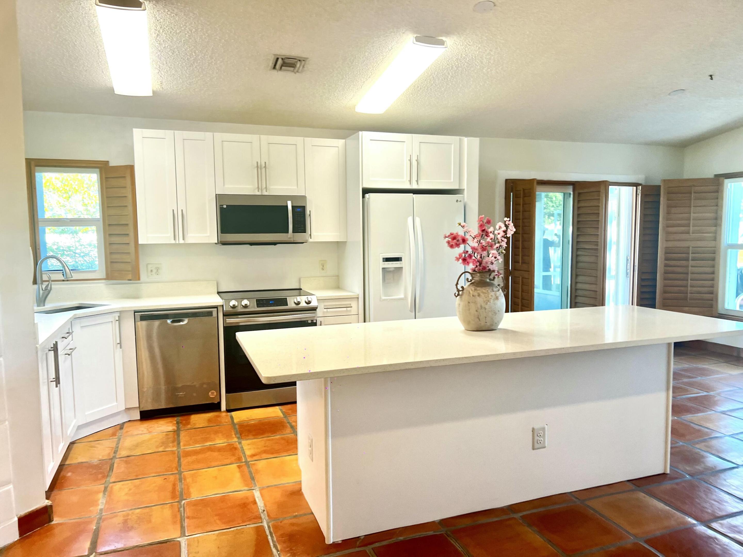 PALM CLUB WEST VILLAGE 2 - Residential