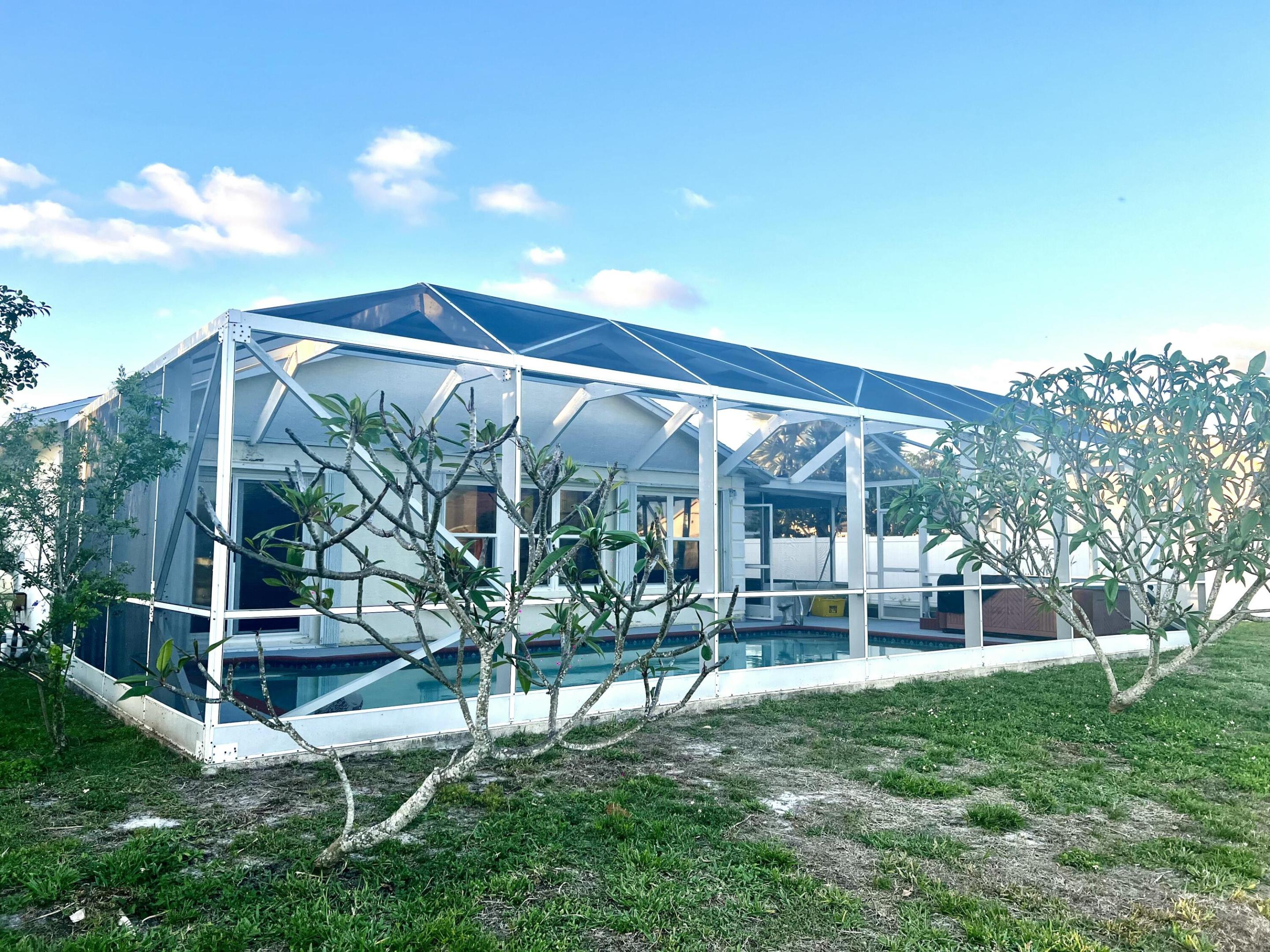 PALM CLUB WEST VILLAGE 2 - Residential