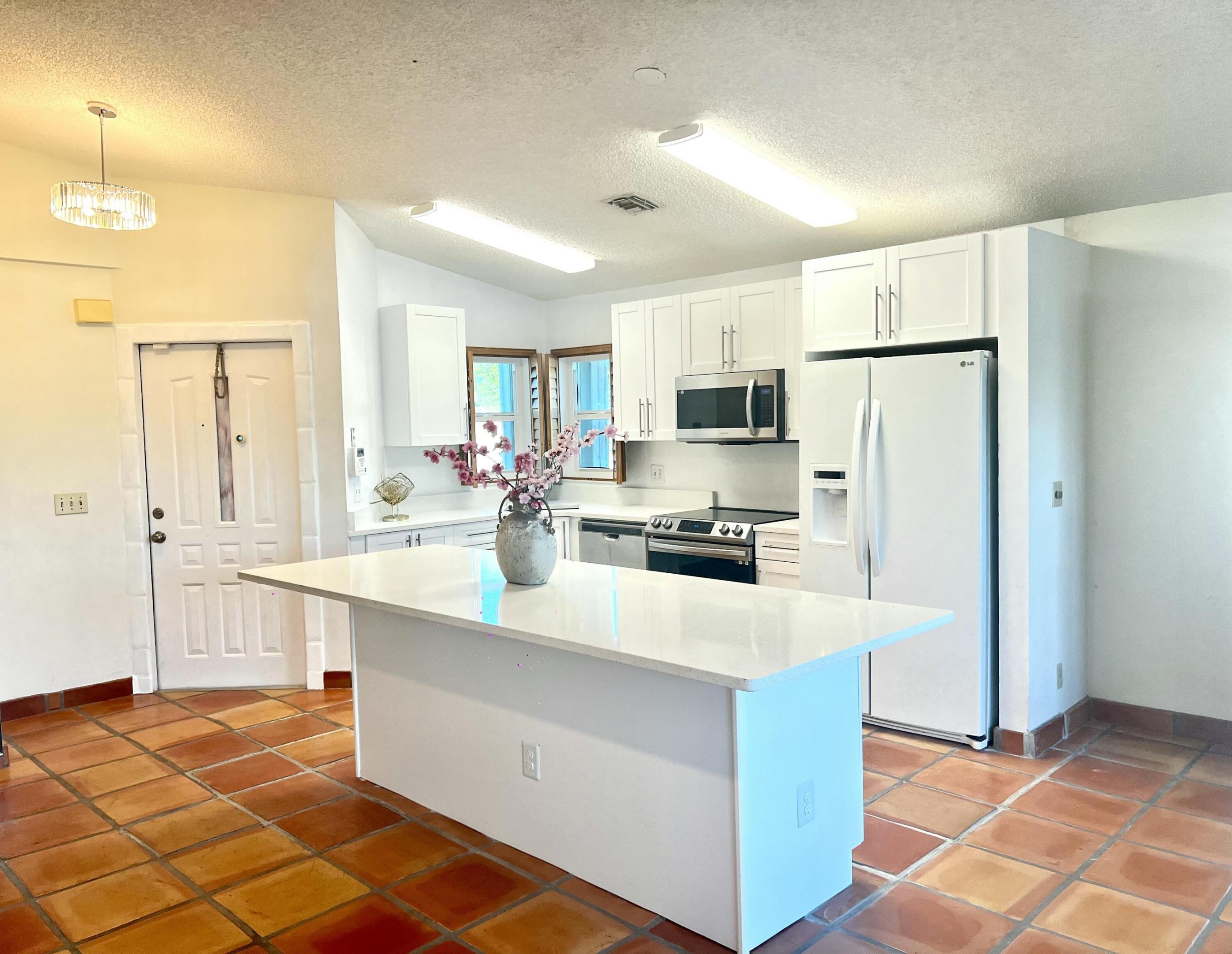 PALM CLUB WEST VILLAGE 2 - Residential