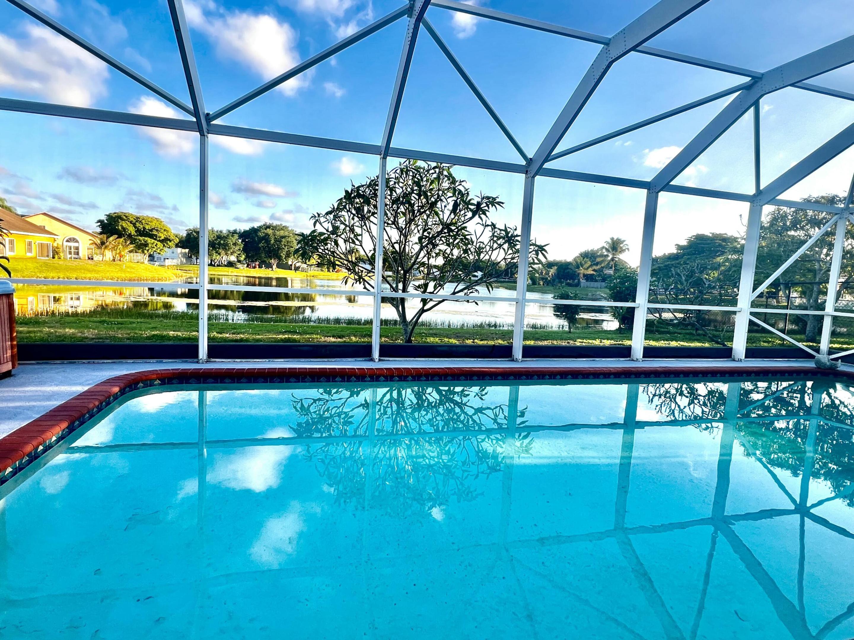 PALM CLUB WEST VILLAGE 2 - Residential