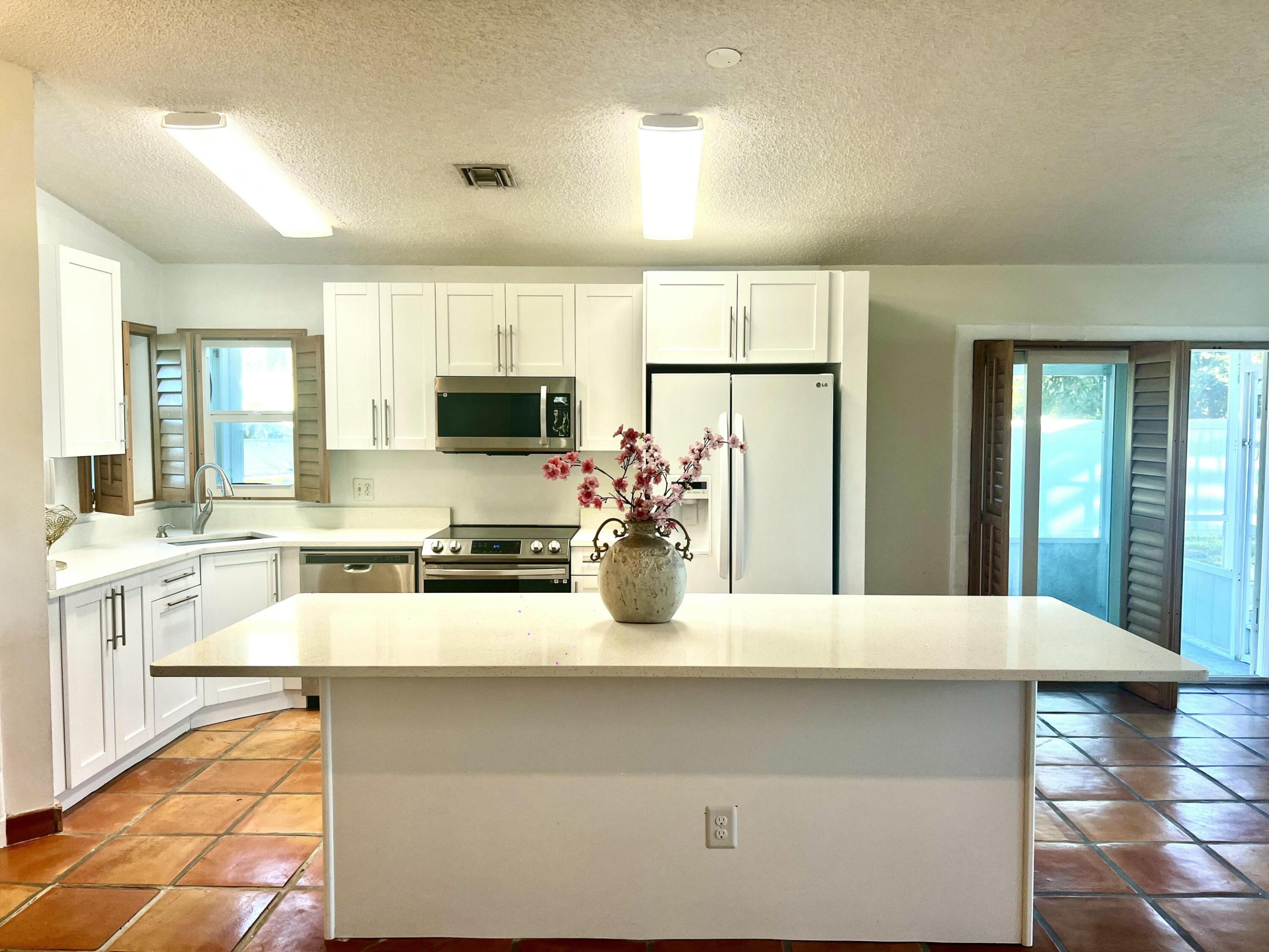 PALM CLUB WEST VILLAGE 2 - Residential