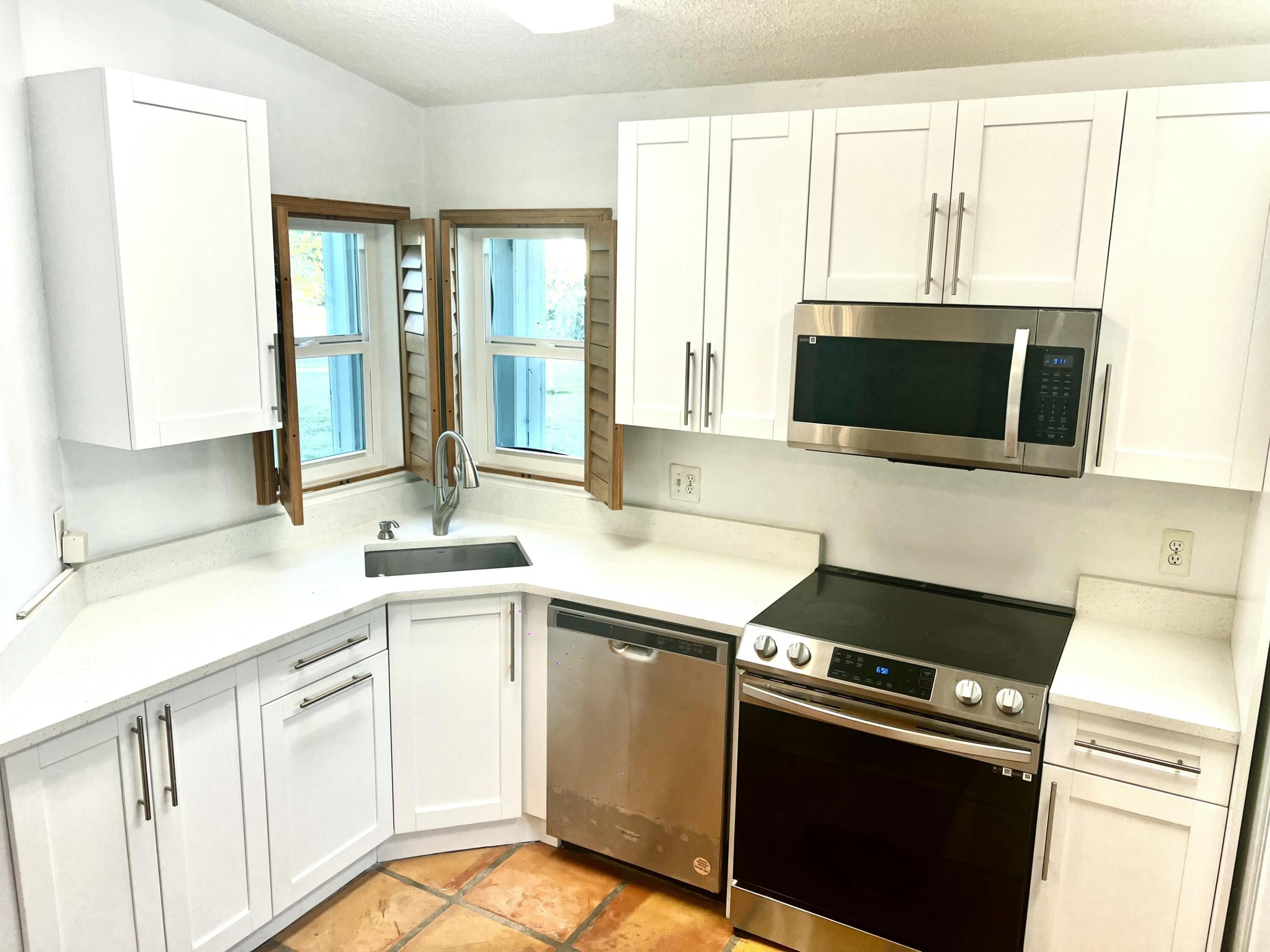 PALM CLUB WEST VILLAGE 2 - Residential