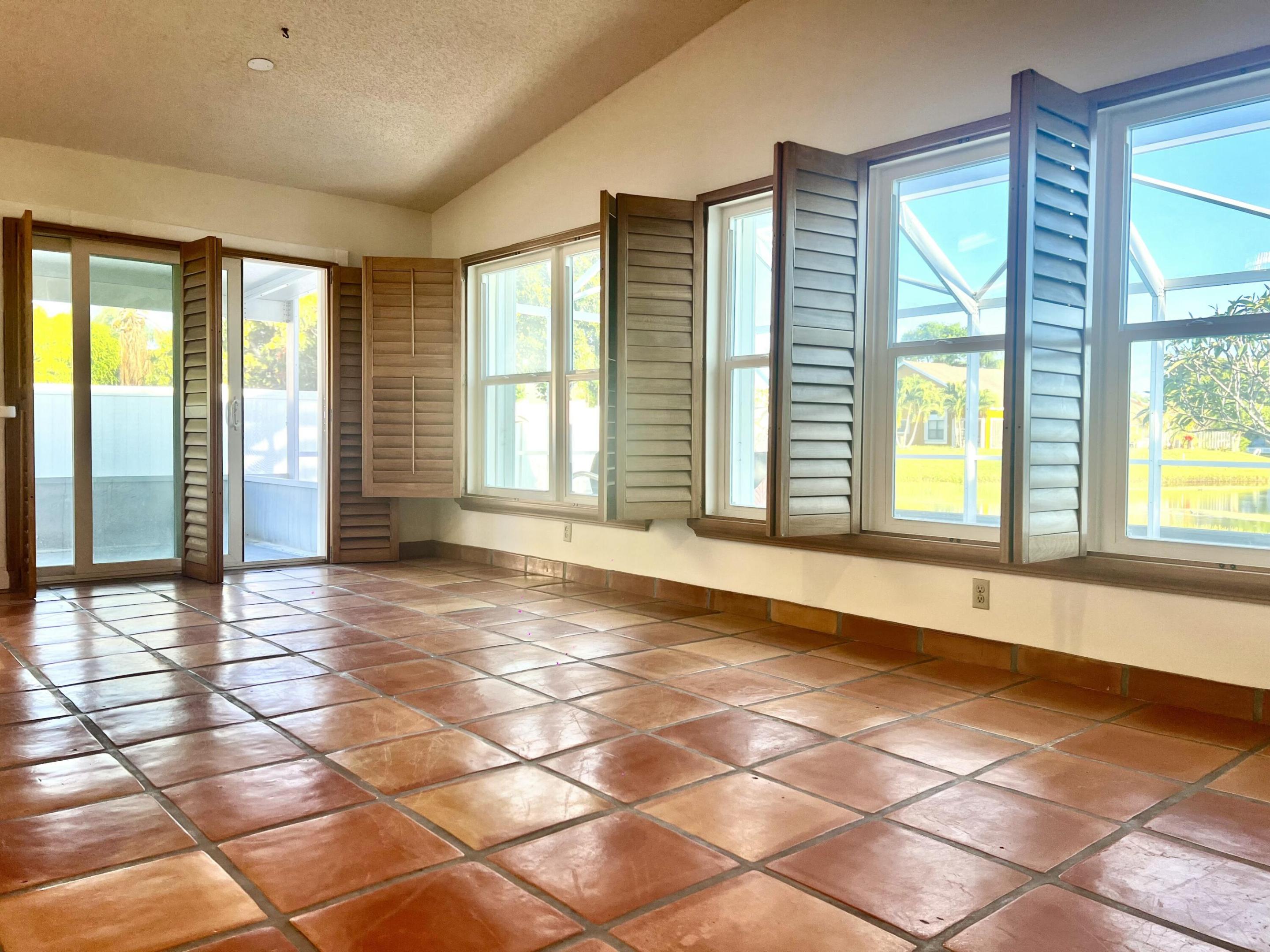 PALM CLUB WEST VILLAGE 2 - Residential