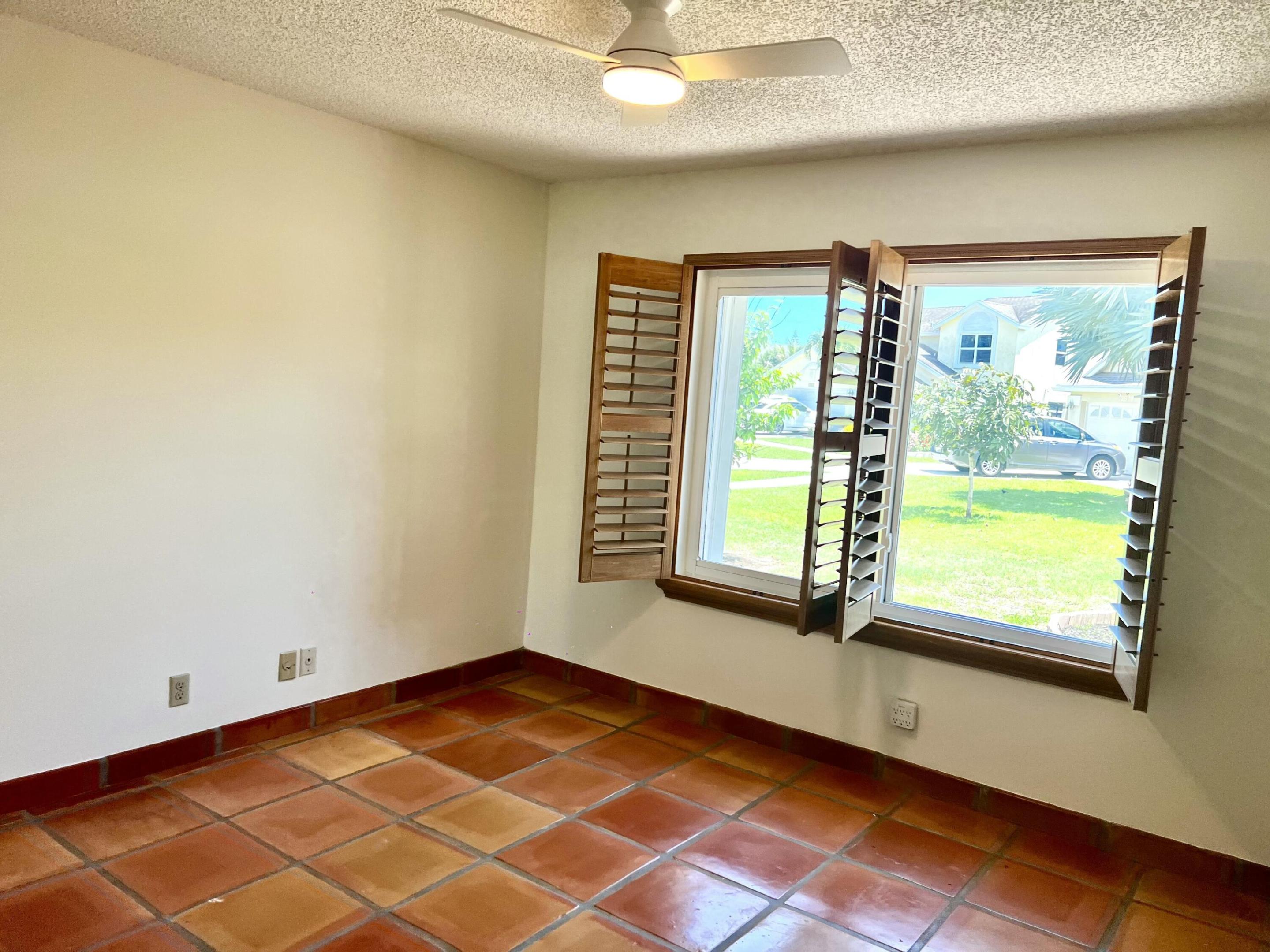 PALM CLUB WEST VILLAGE 2 - Residential