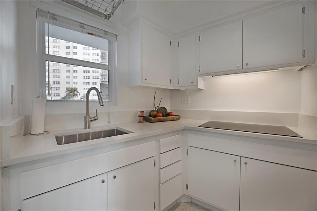Riviera Towers - Residential