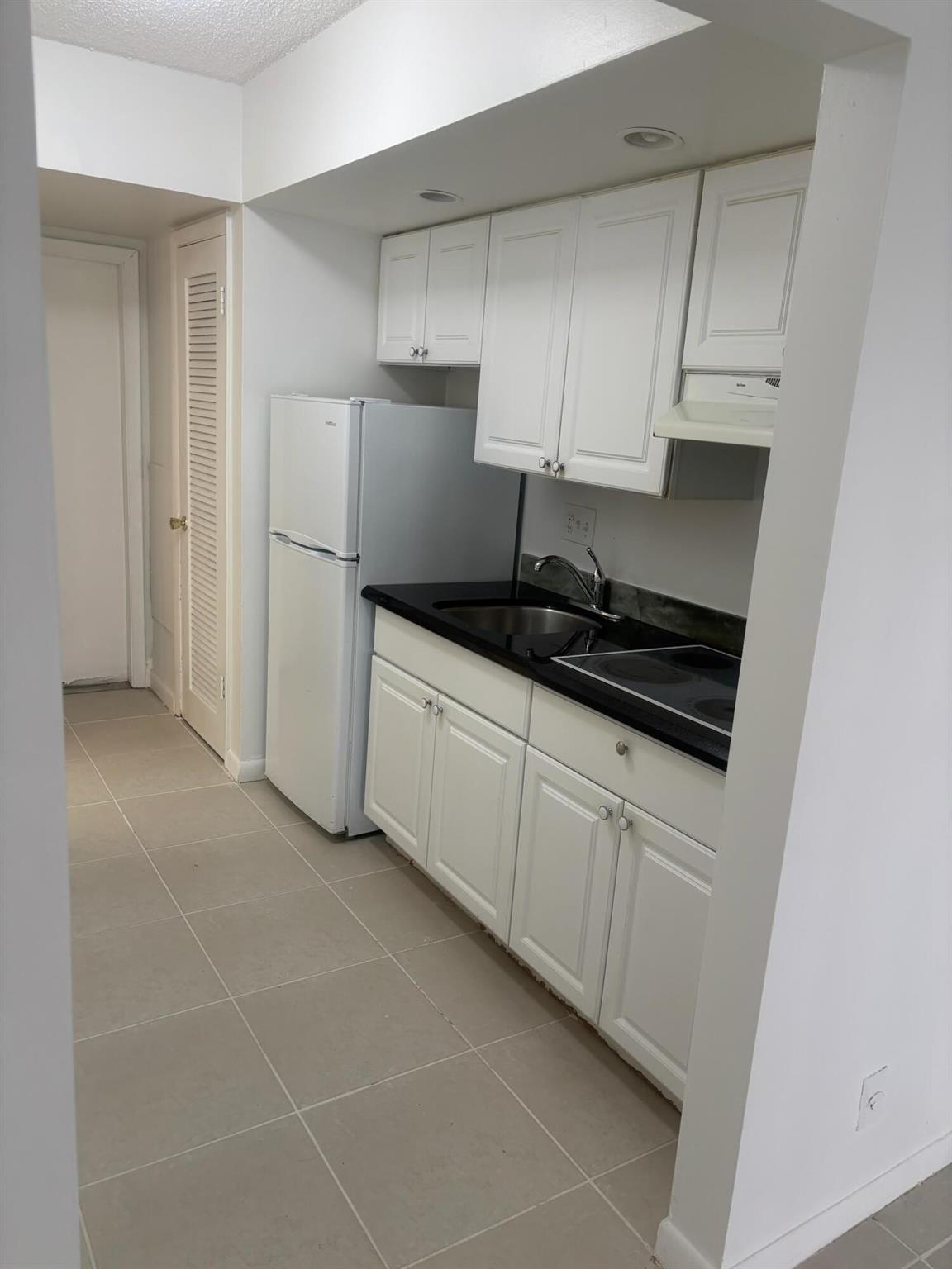 SPANISH OAKS CONDO - Residential Lease