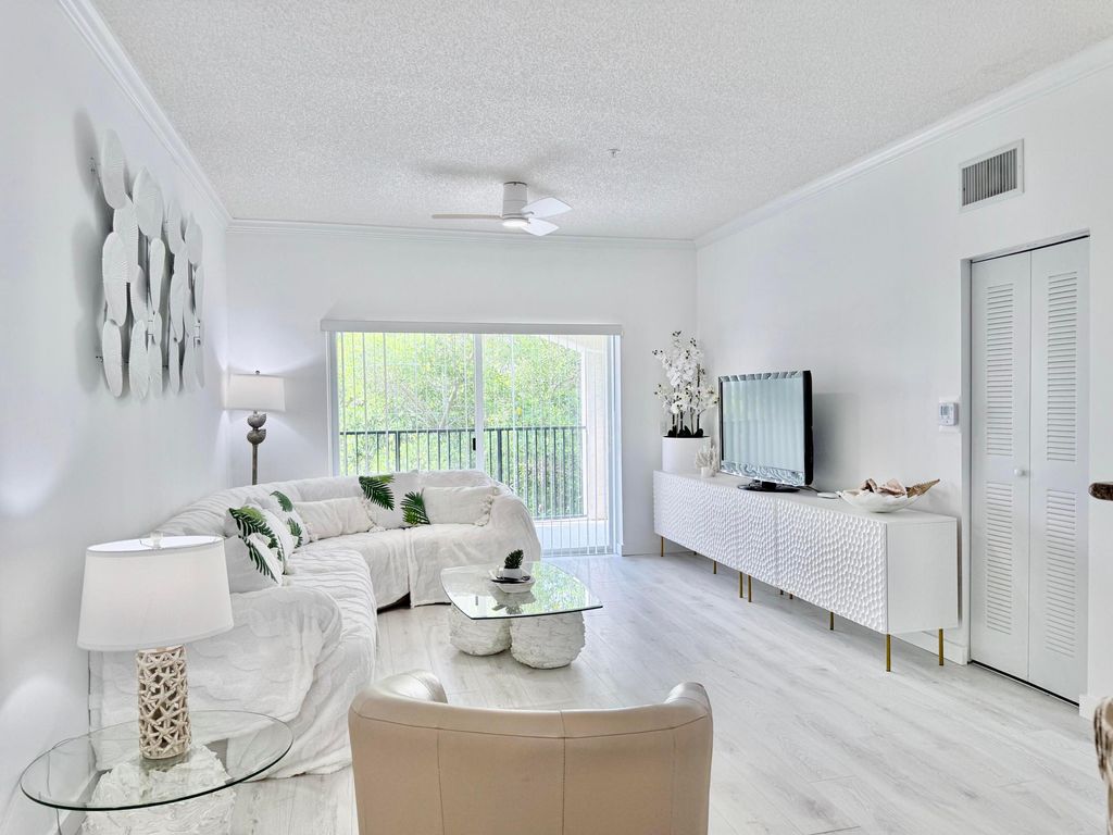 Photo of 4404 Tuscany Way #4404, Boynton Beach, FL 33435 (MLS # B26031809)