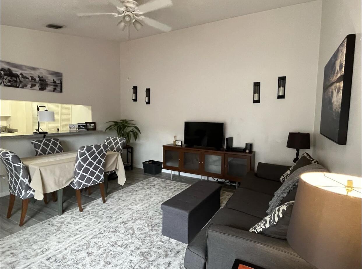 SUGAR POND MANOR OF WELLINGTON - Residential Lease