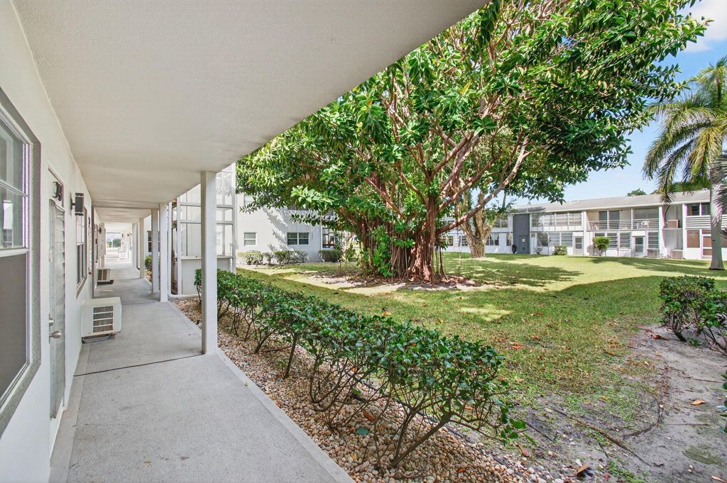 Photo of 247 Ventnor R, Deerfield Beach, FL 33442 (MLS # R11169181)