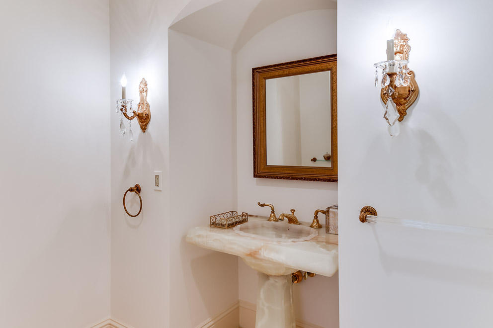 ONE WATERMARK PLACE OF THE PALM BEACHES - Residential