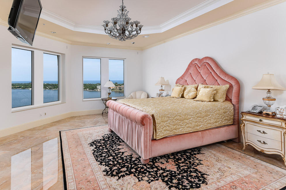 ONE WATERMARK PLACE OF THE PALM BEACHES - Residential