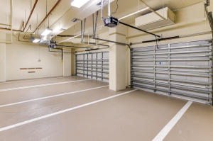 ONE WATERMARK PLACE OF TH - Residential