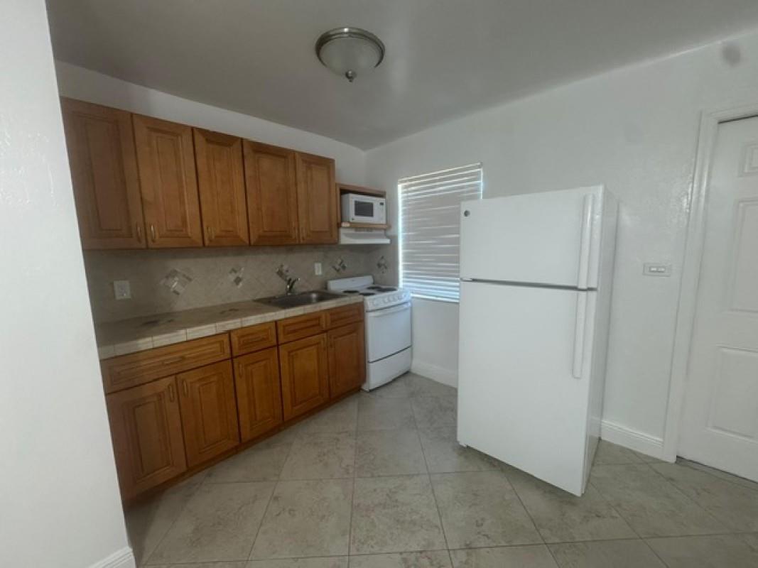 Frank Add To Hollywood 7- - Residential Lease