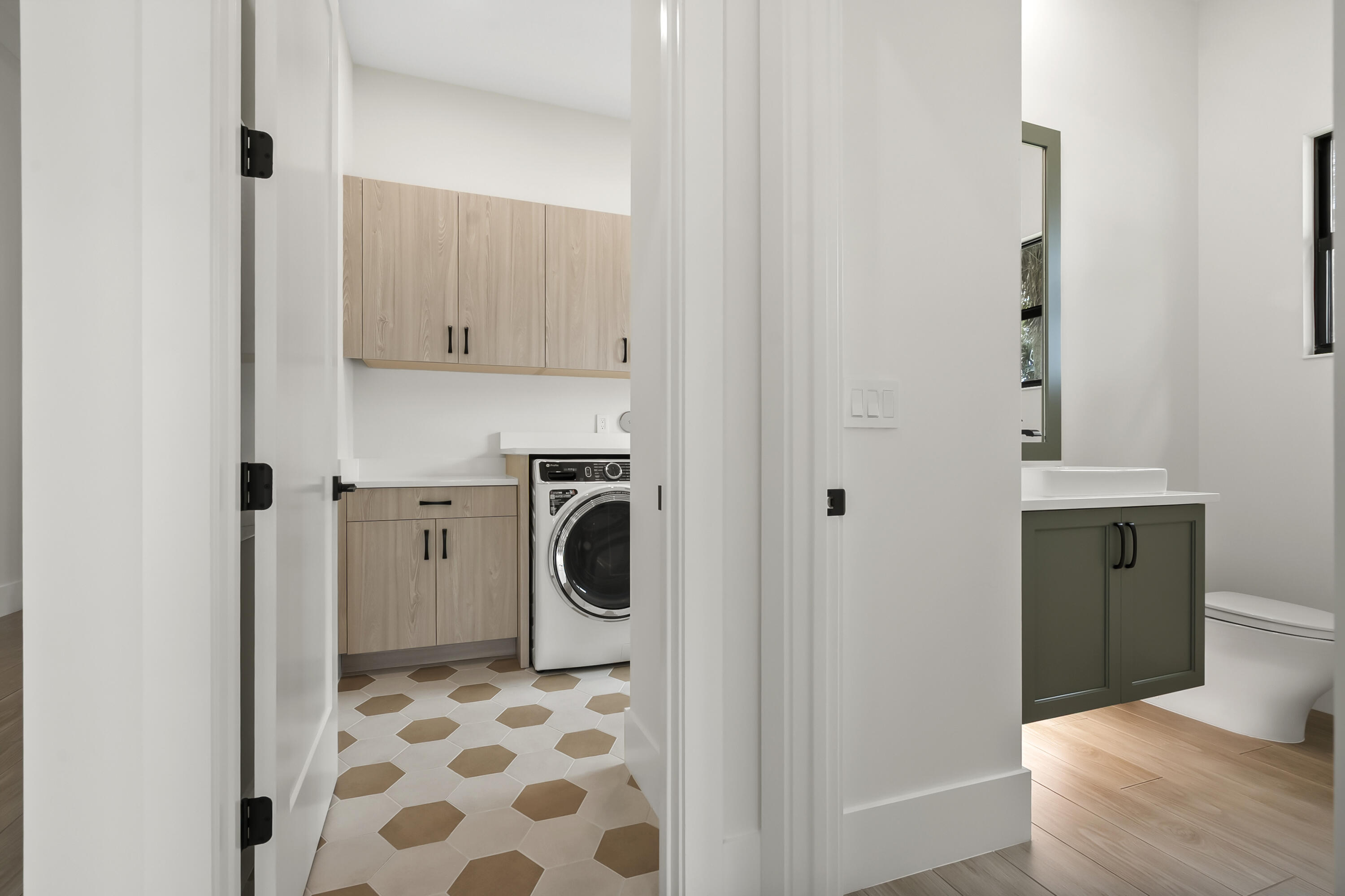 SEAGLASS P. D. - Residential