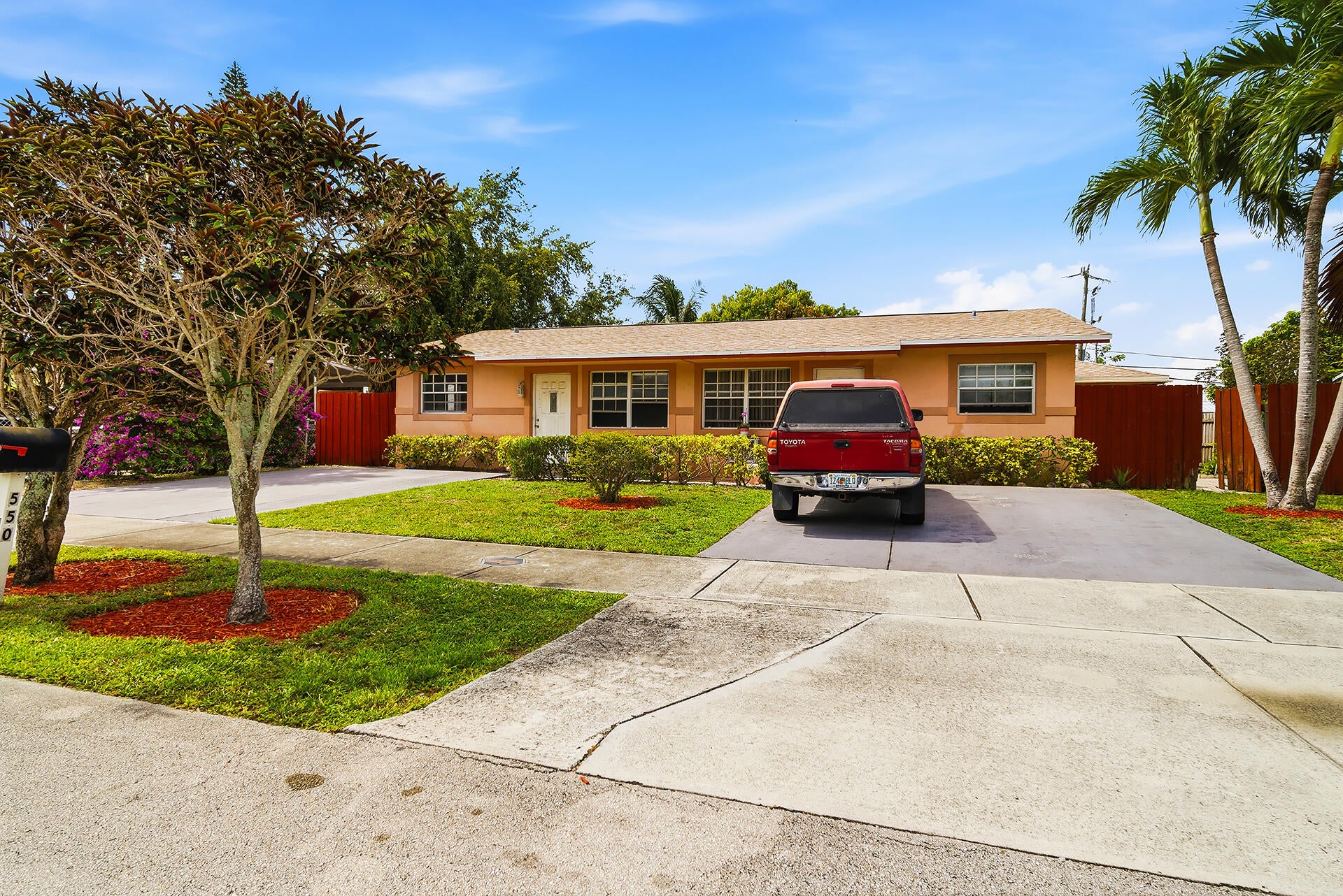 550 NE 37th Street 1-2