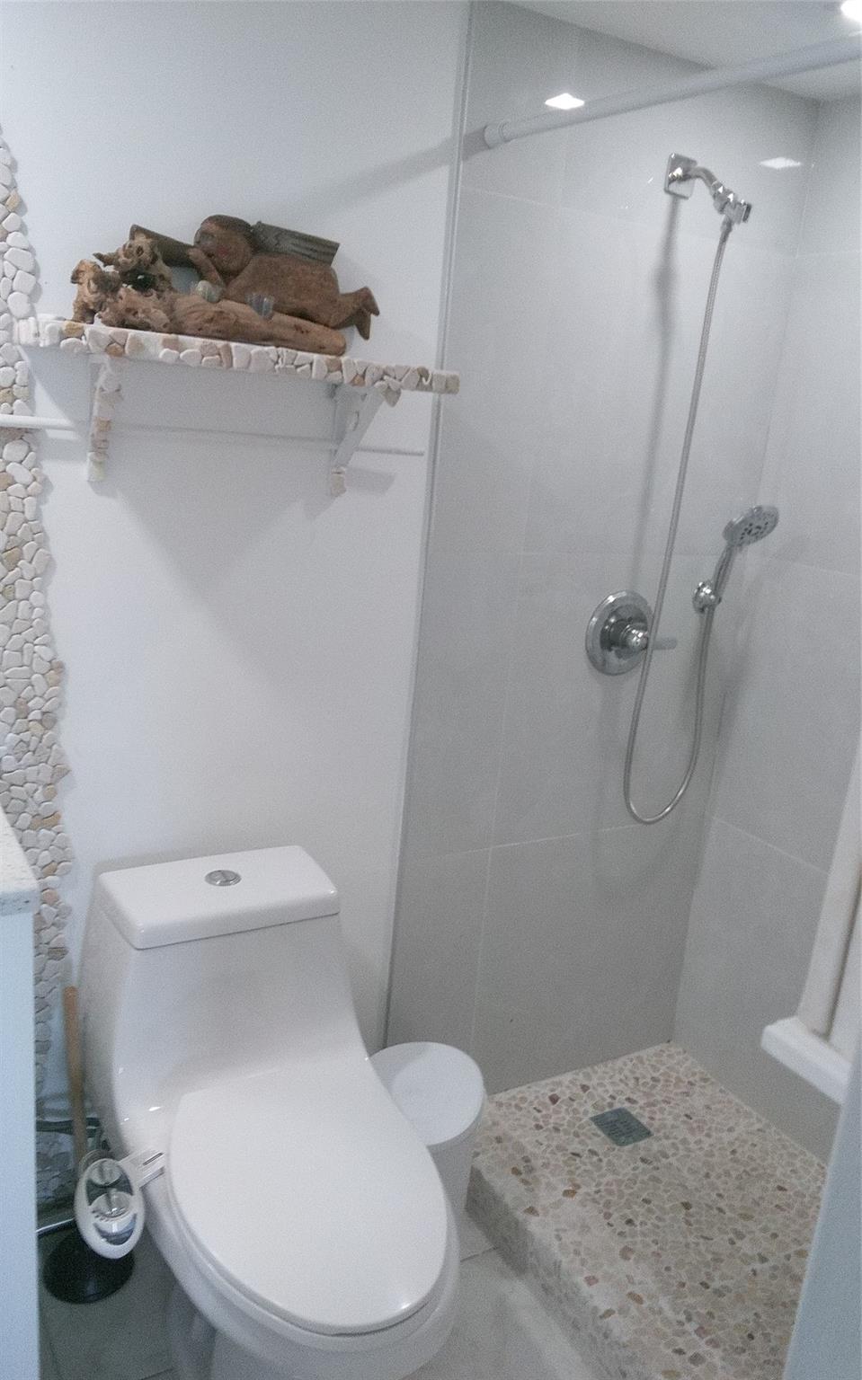 Kings Point Saxony A-O - Residential Lease