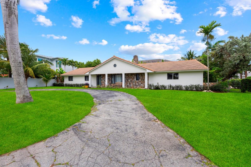 Photo of 949 Seagate Drive, Delray Beach, FL 33483 (MLS # R11109790)