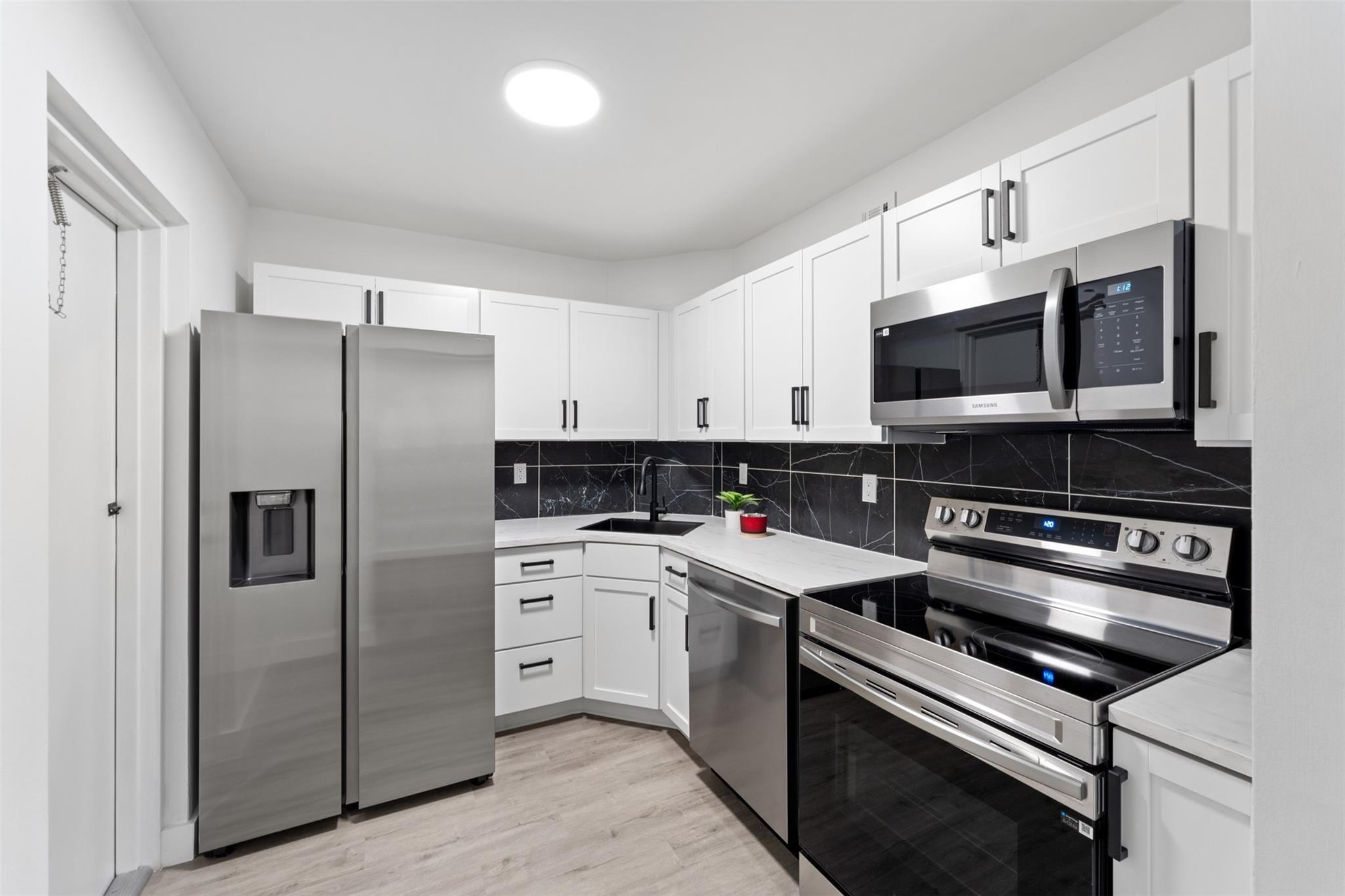 3105 Oakland Shores Dr J110