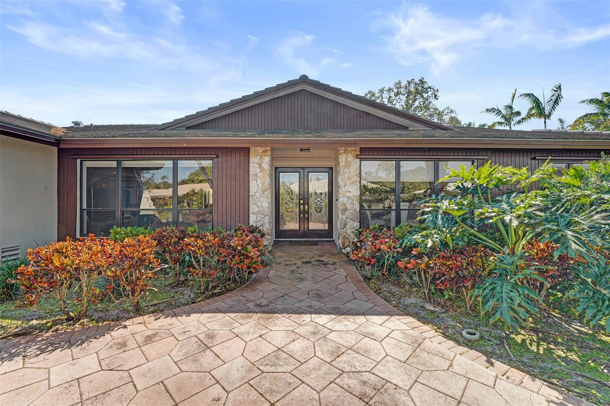 9600 Conch Shell Manor