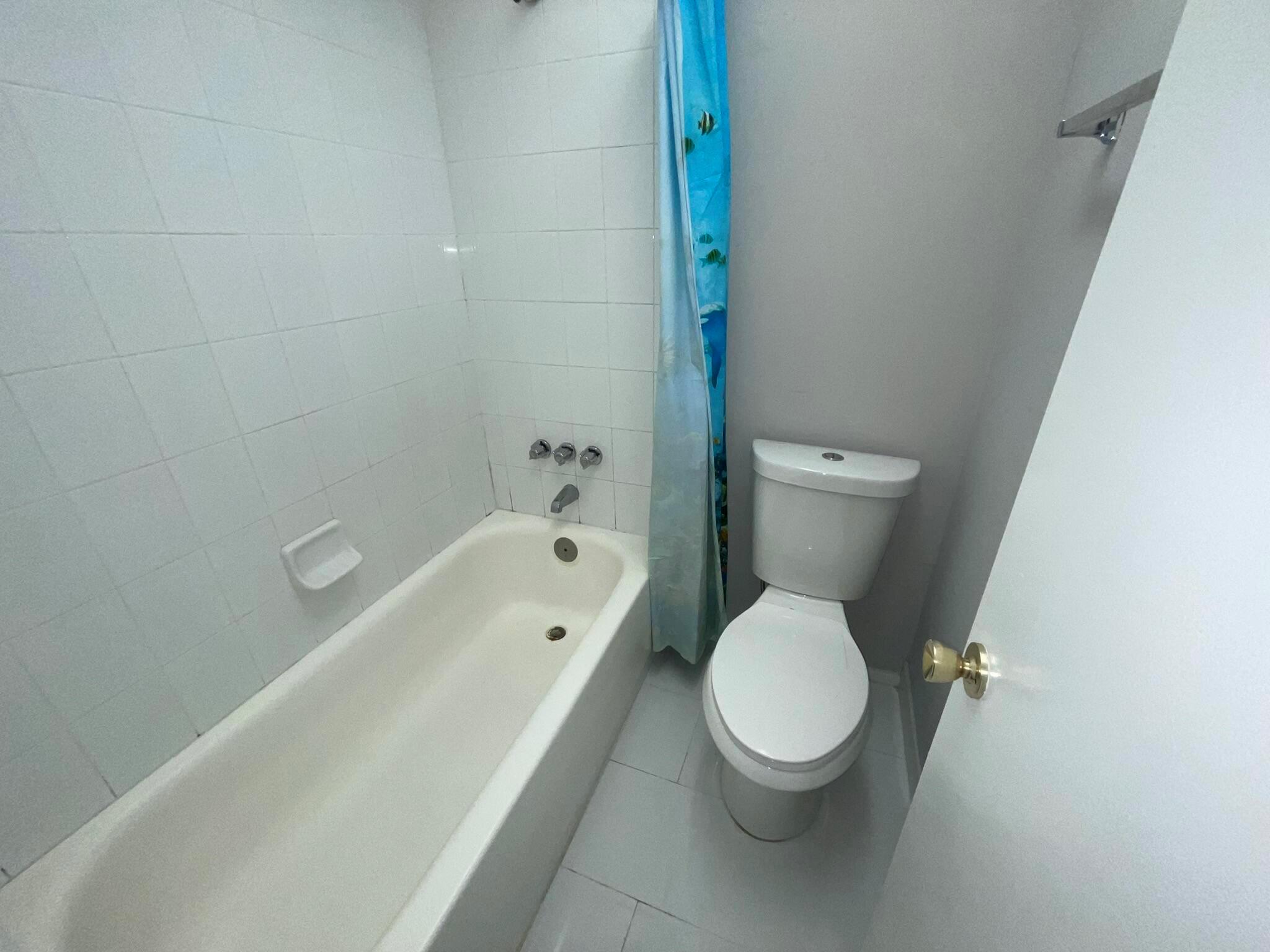 LAUDERDALE OAKS CONDO I - Residential