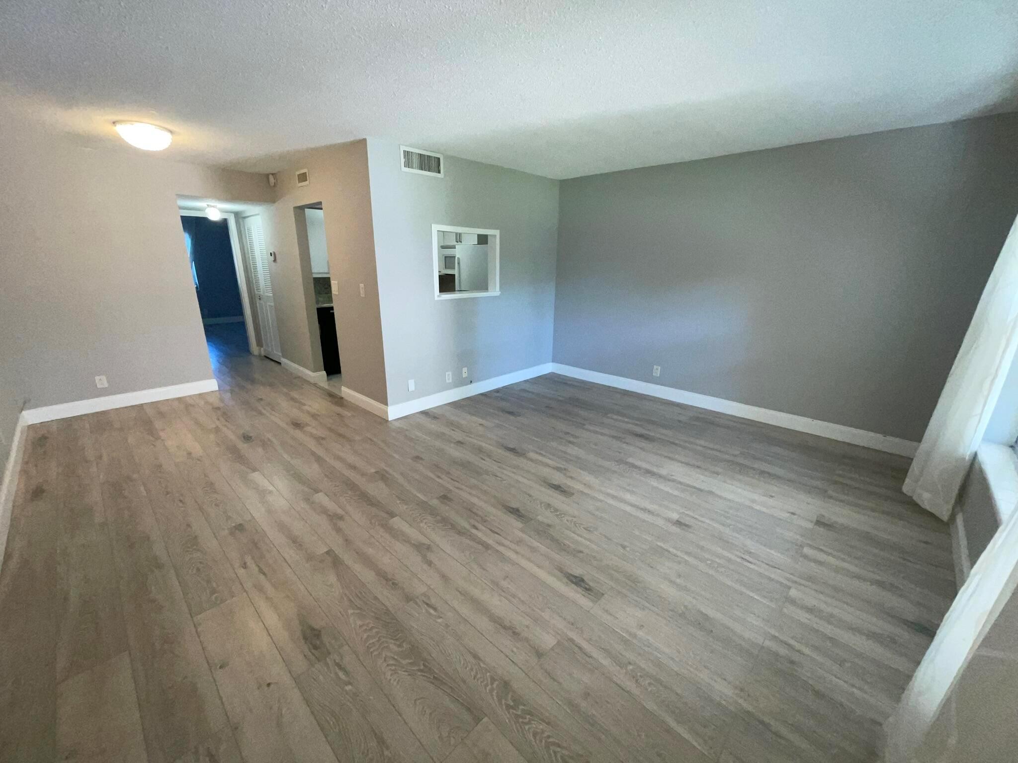 LAUDERDALE OAKS CONDO I - Residential